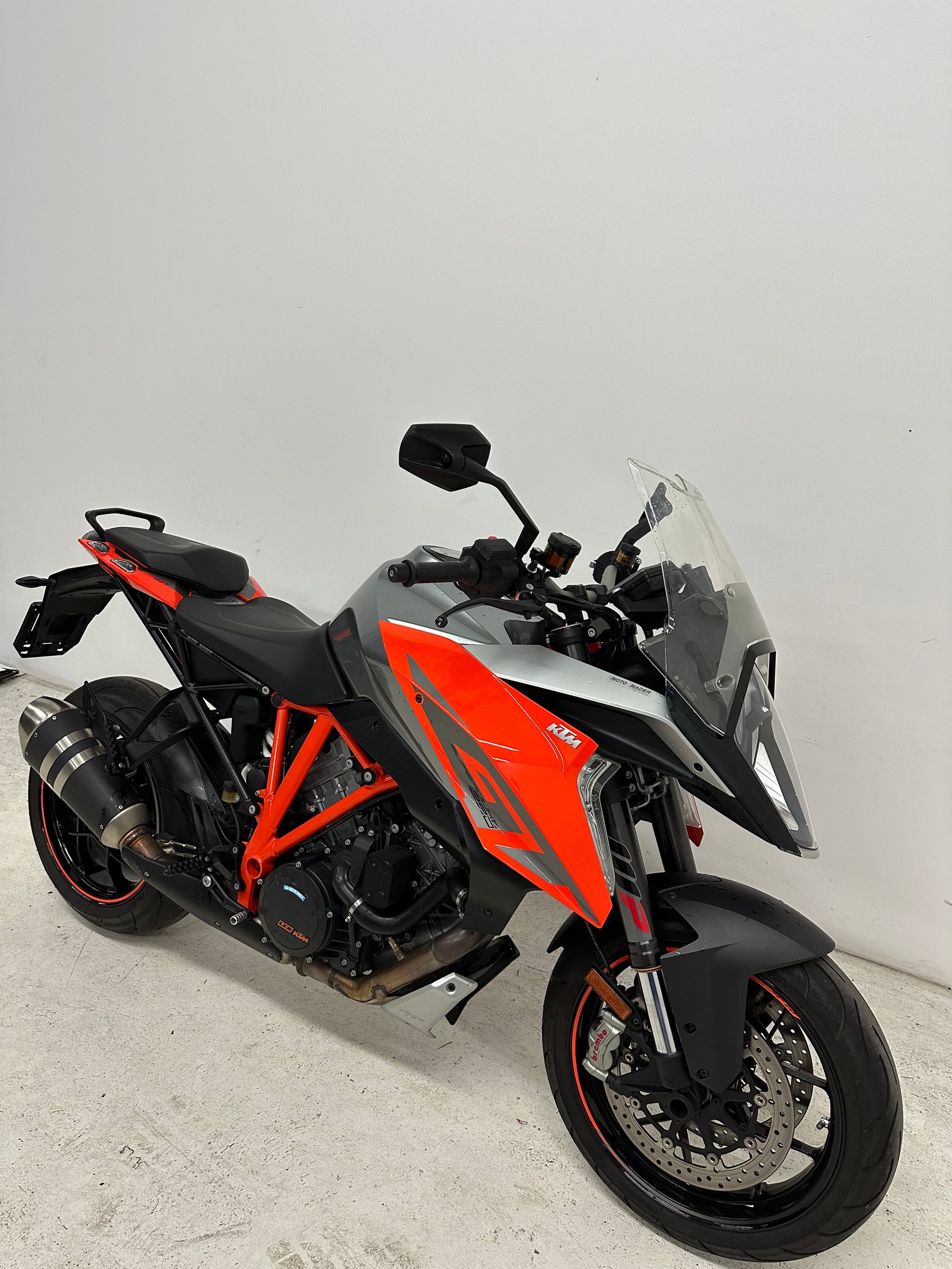 KTM 1290 Super Duke GT-image-2