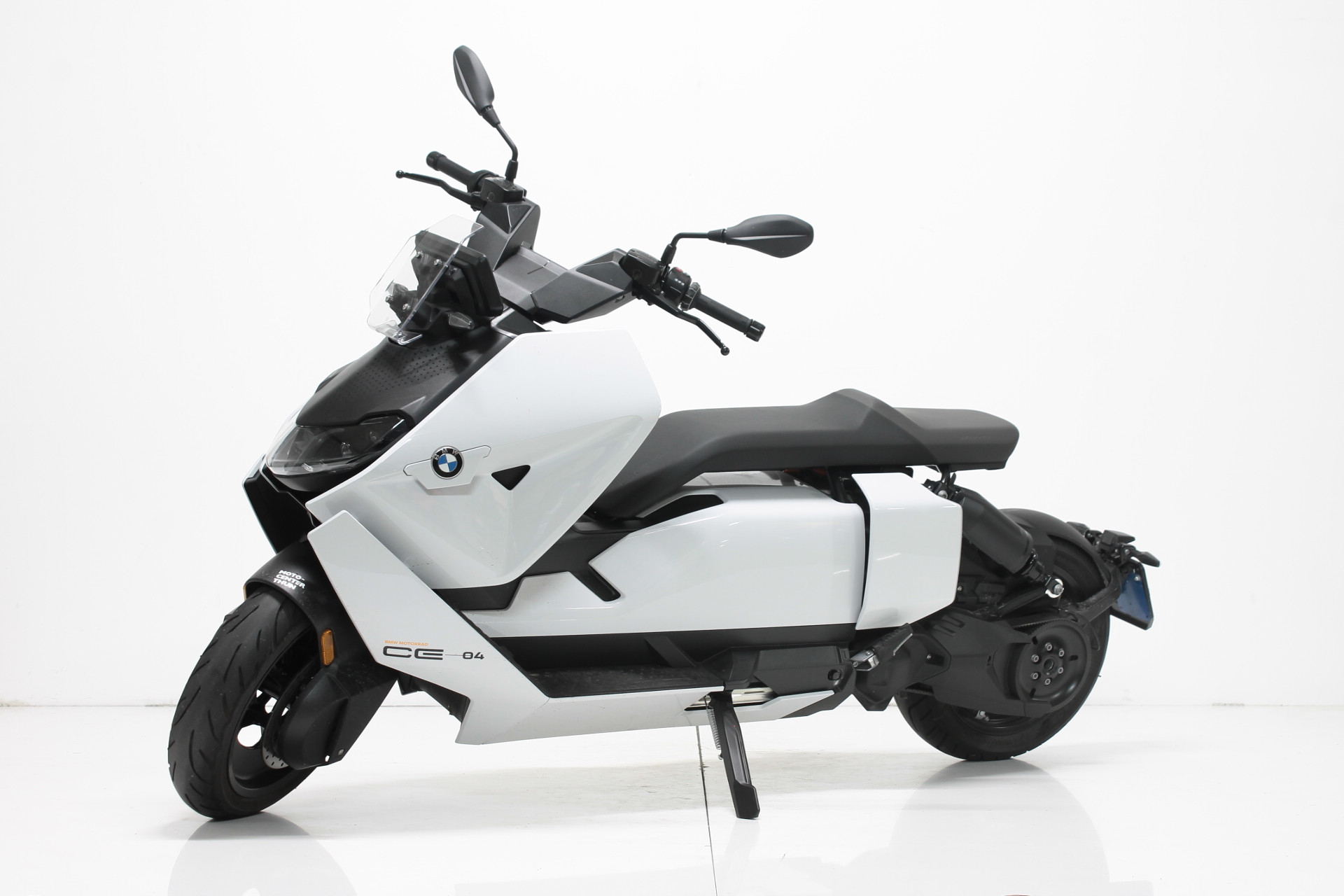 BMW CE 04-image-2