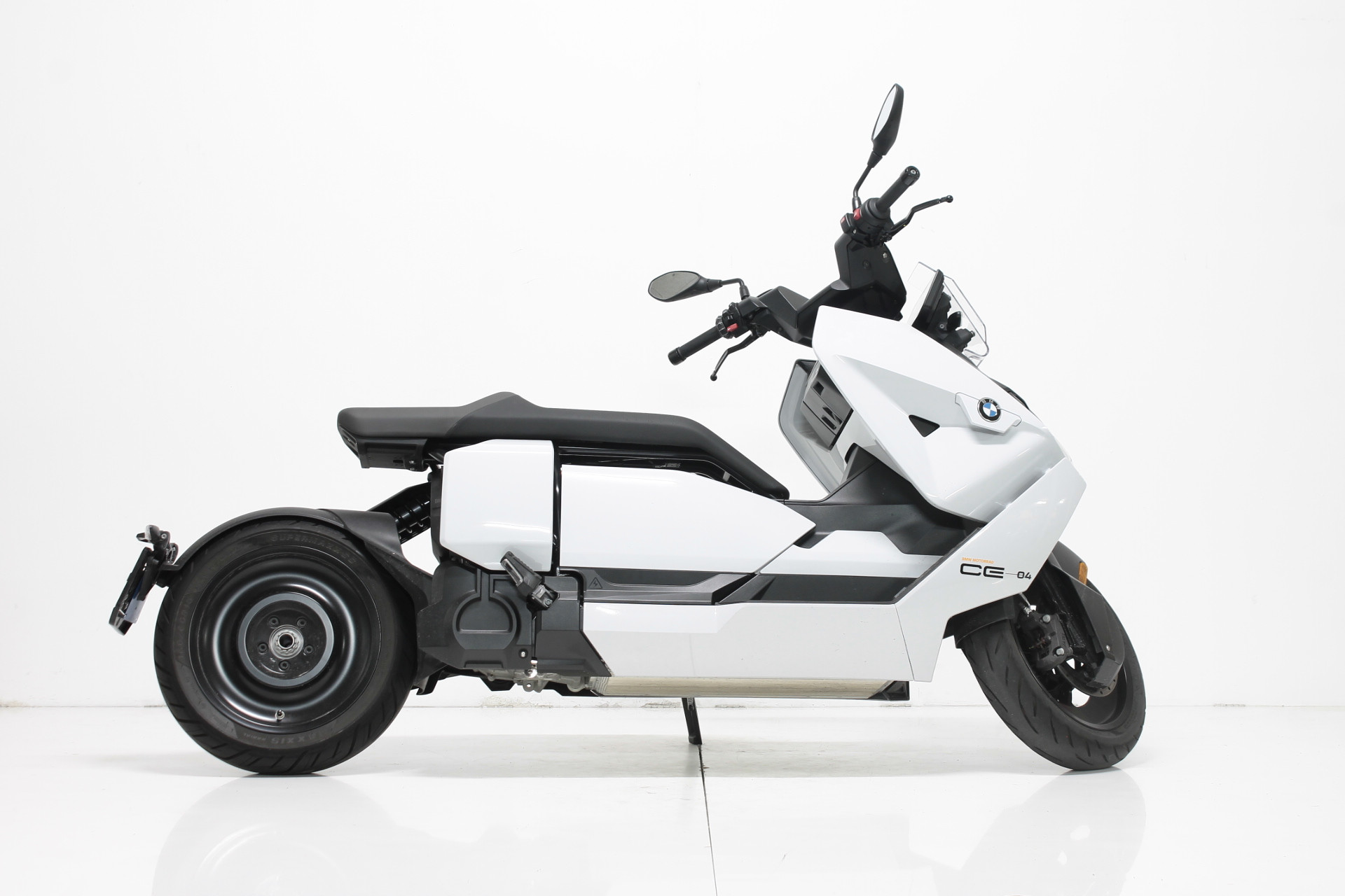 BMW CE 04-image-3