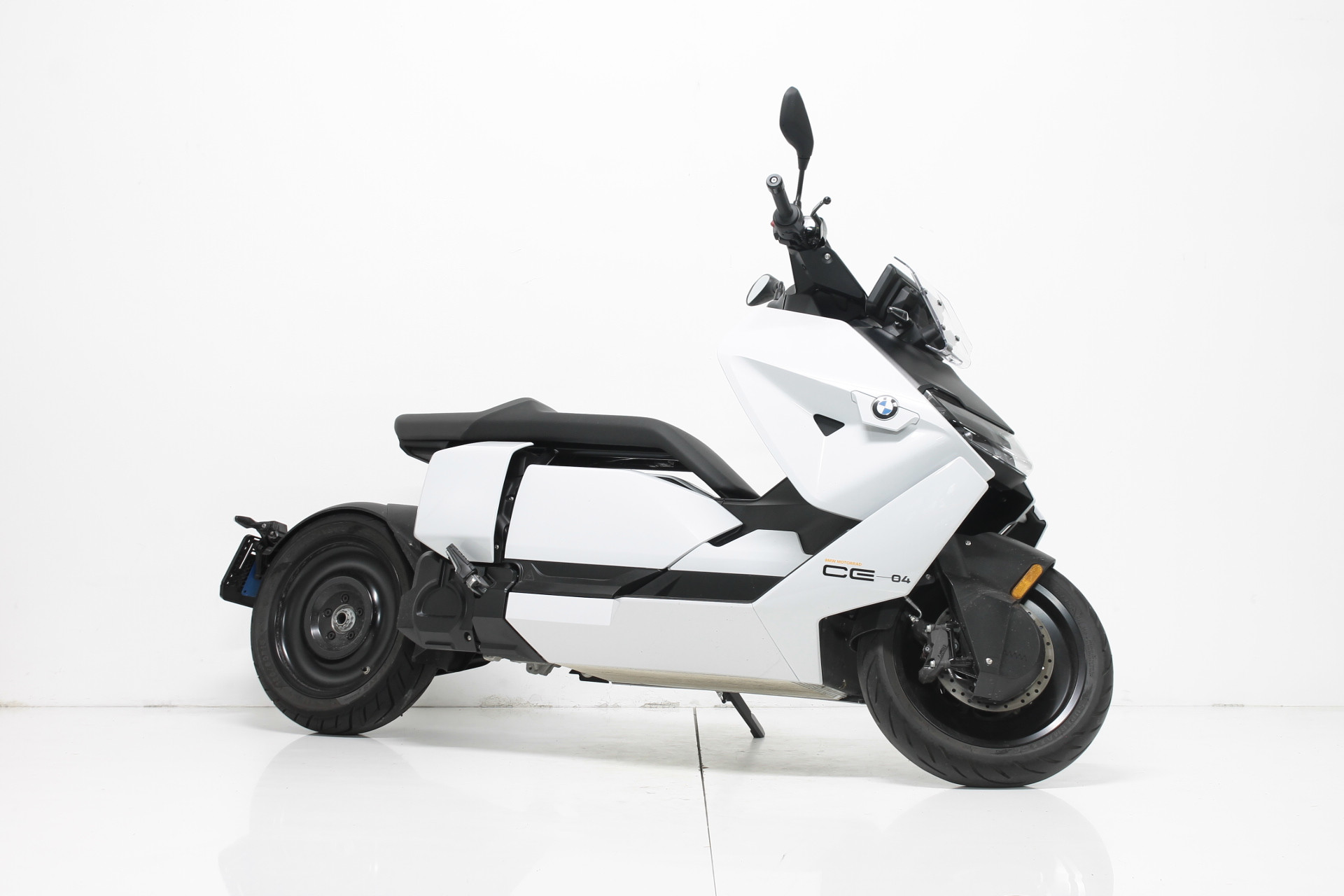 BMW CE 04-image-0
