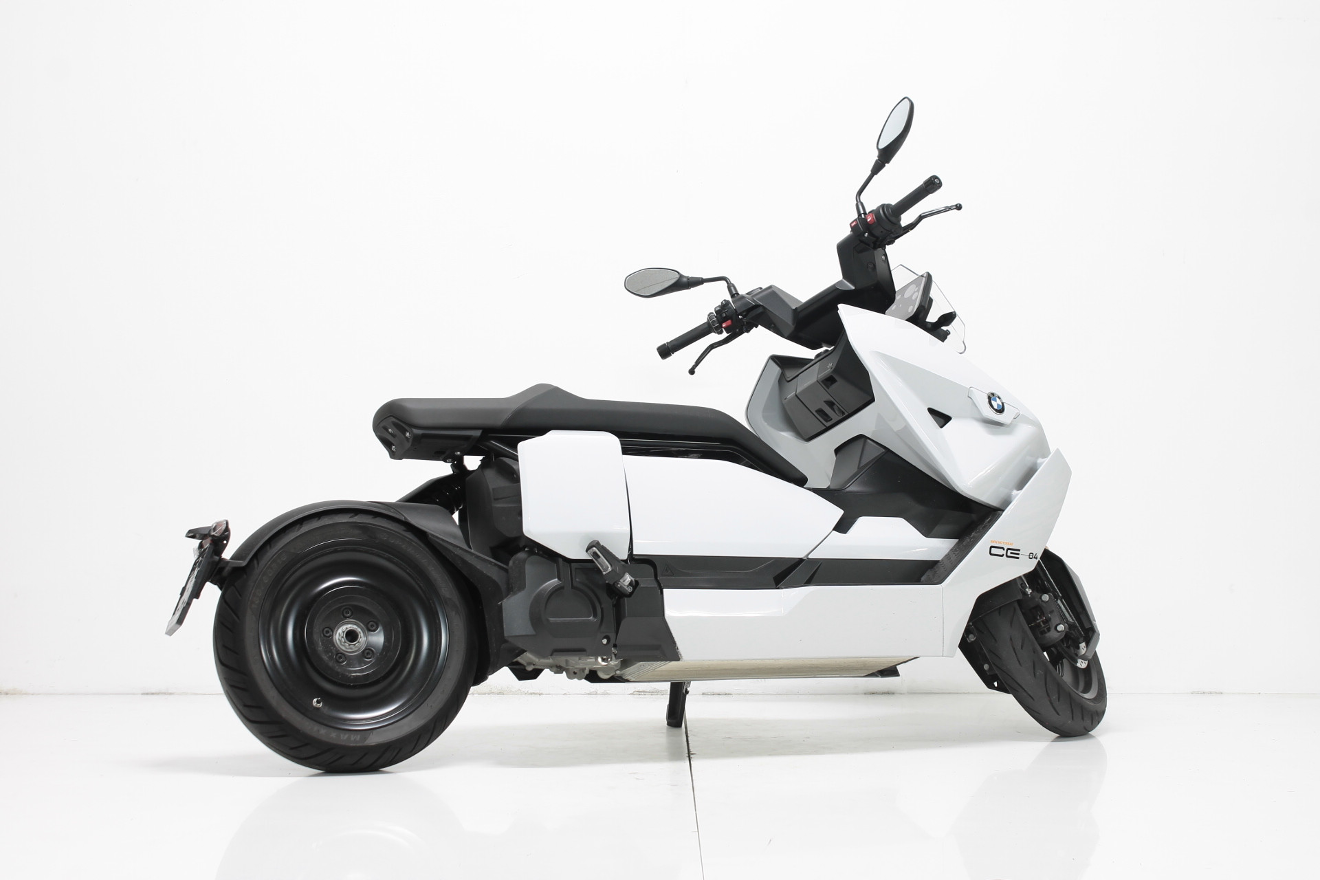 BMW CE 04-image-5