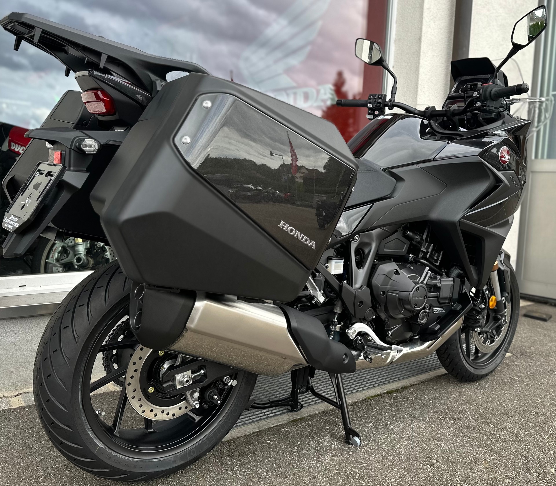 HONDA NT 1100 DCT Electronic Supsension-image-3