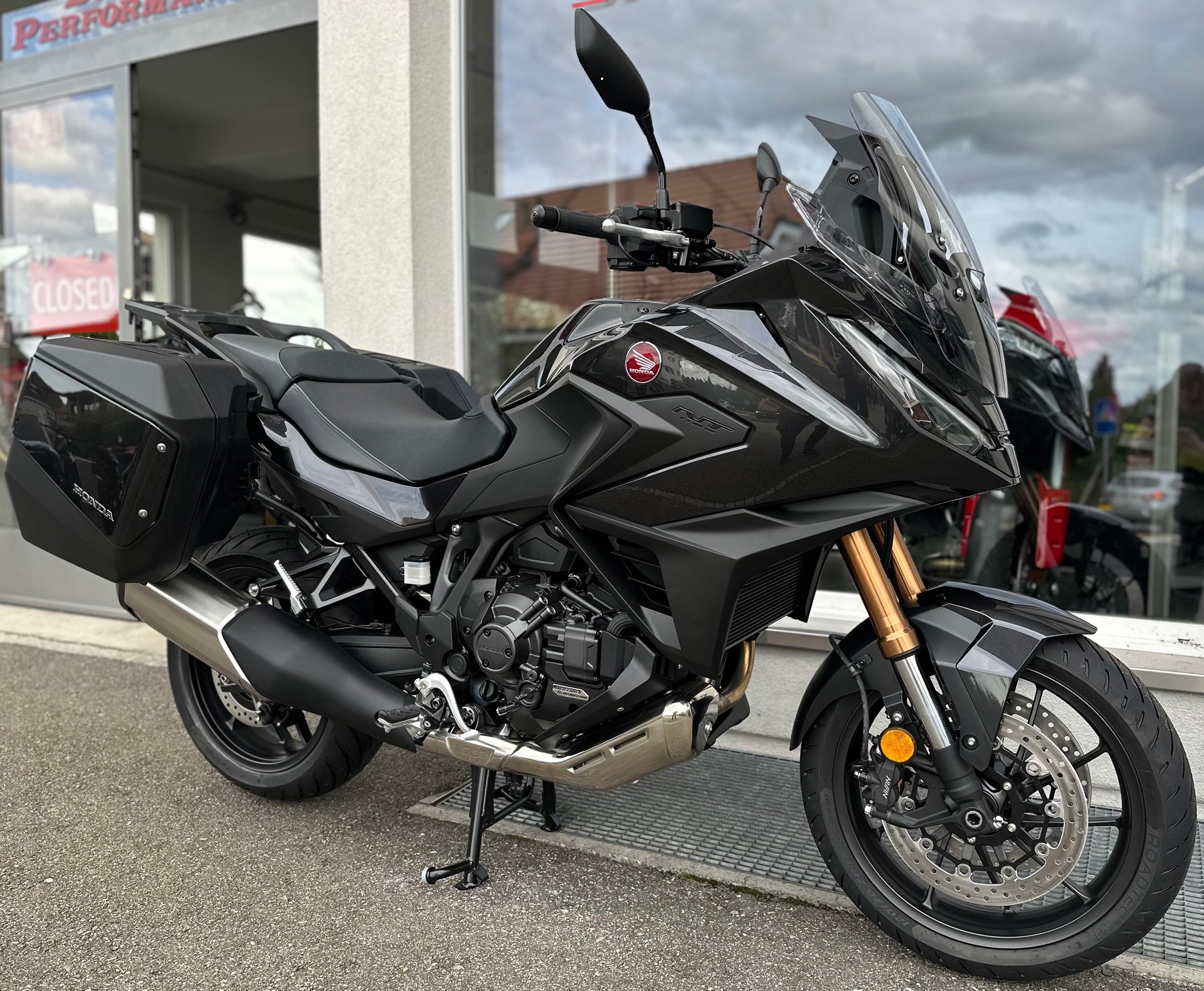 HONDA NT 1100 DCT Electronic Supsension-image-9