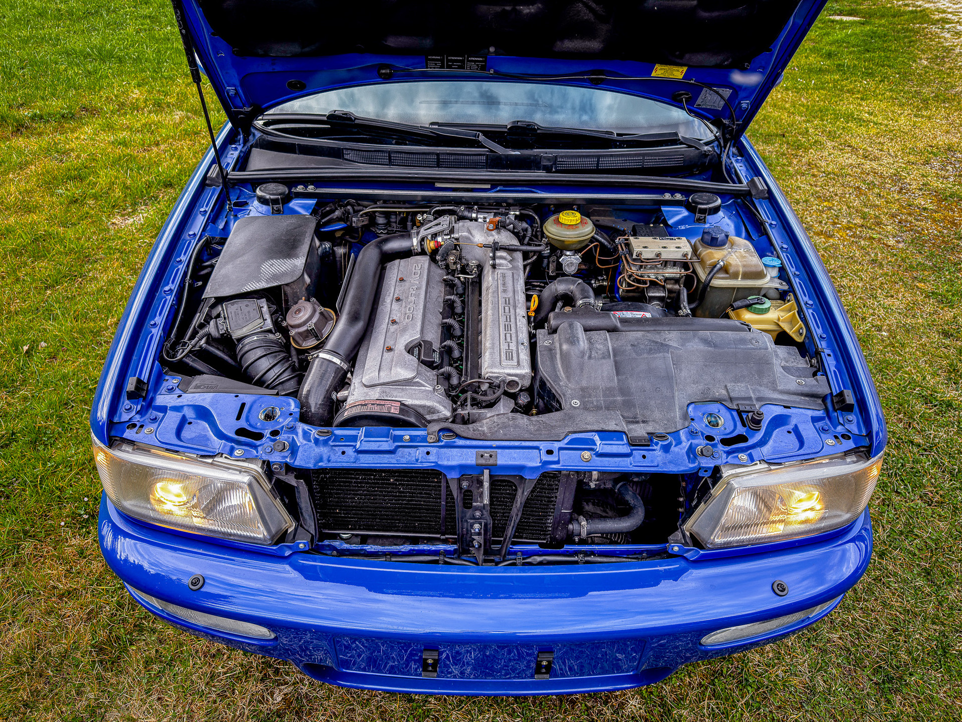 AUDI 80 Avant RS2-image-8