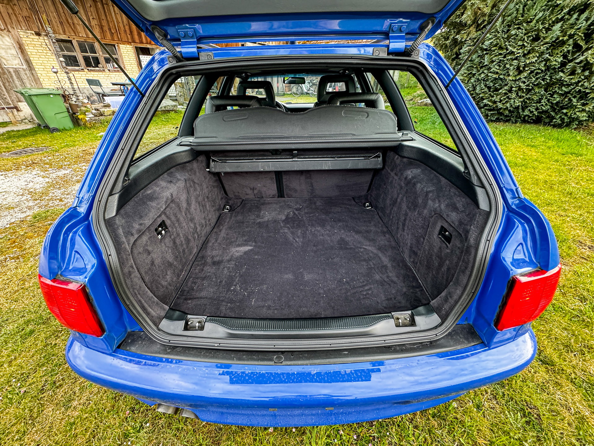 AUDI 80 Avant RS2-image-15