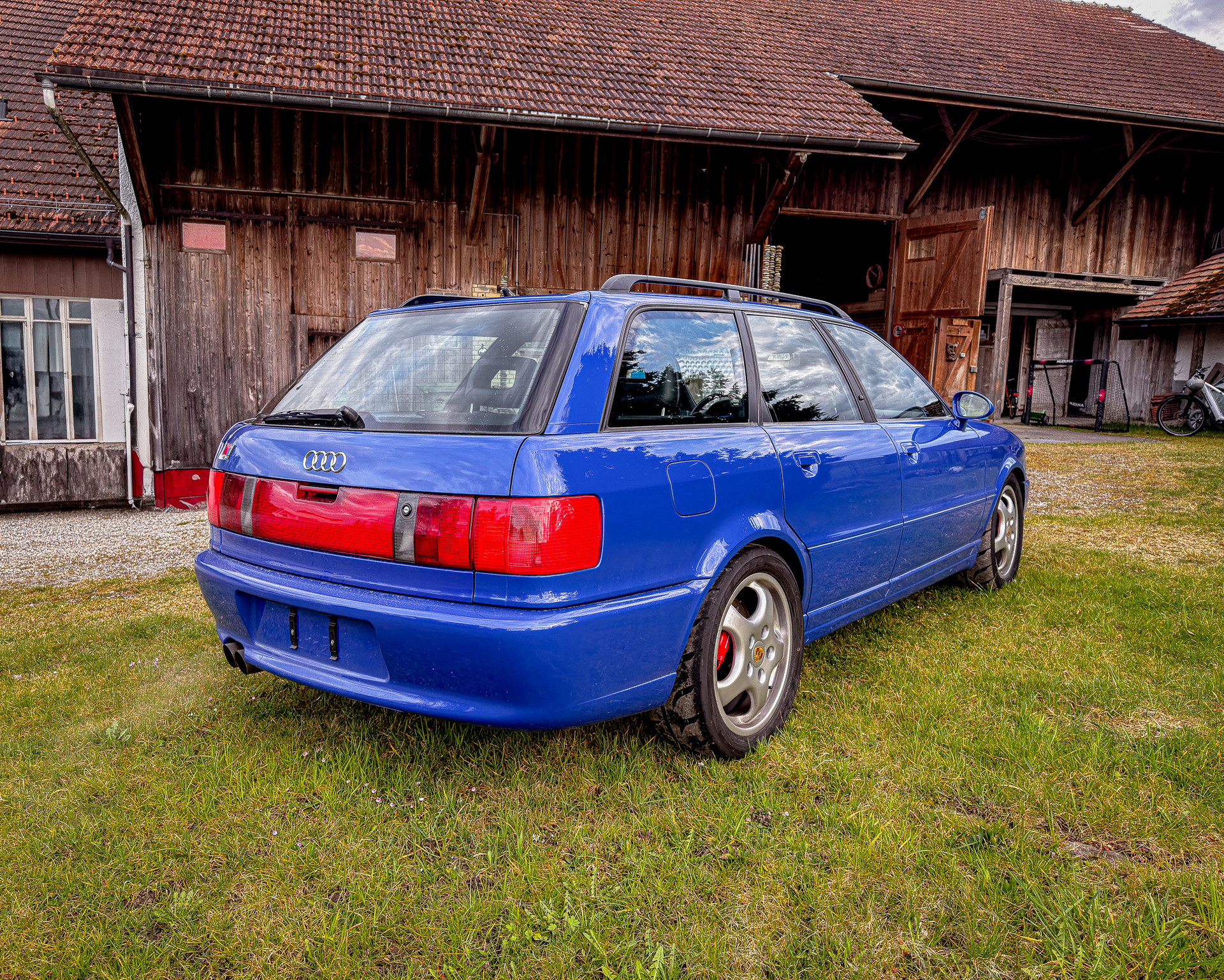 AUDI 80 Avant RS2-image-5