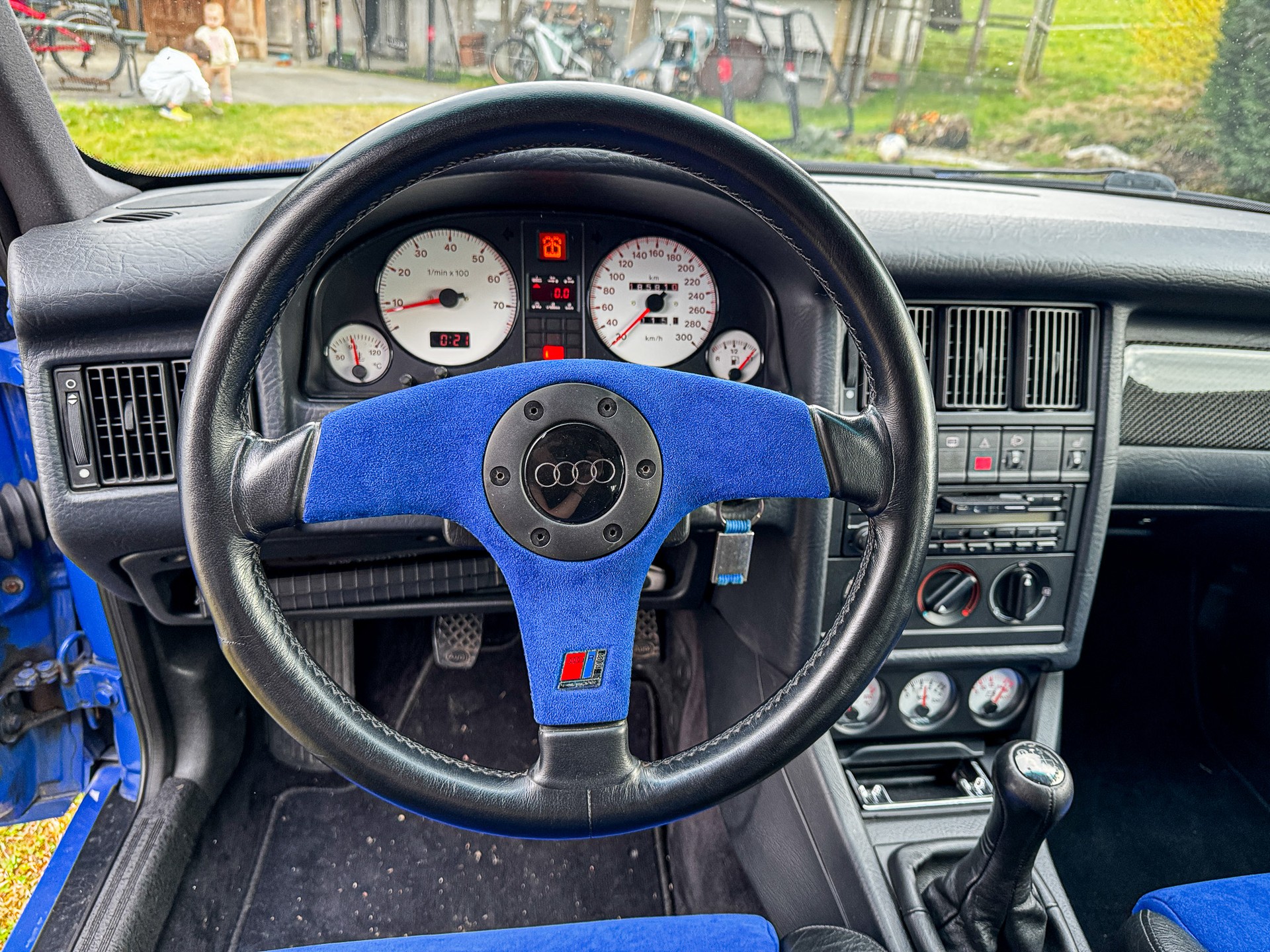 AUDI 80 Avant RS2-image-9