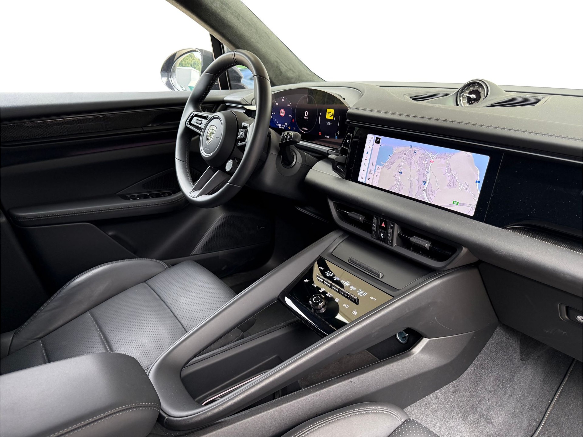 PORSCHE Macan Turbo 100kWh-image-6