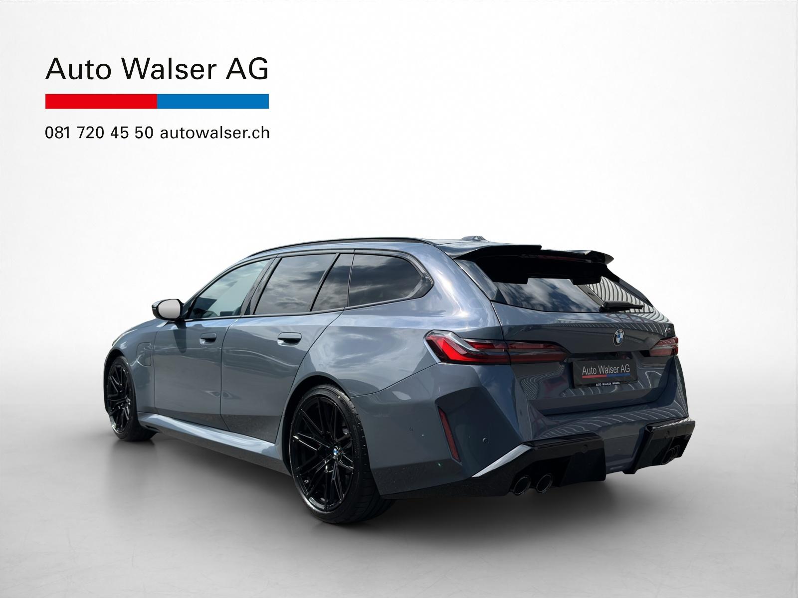 BMW M5 xDrive Touring-showroom-element-2