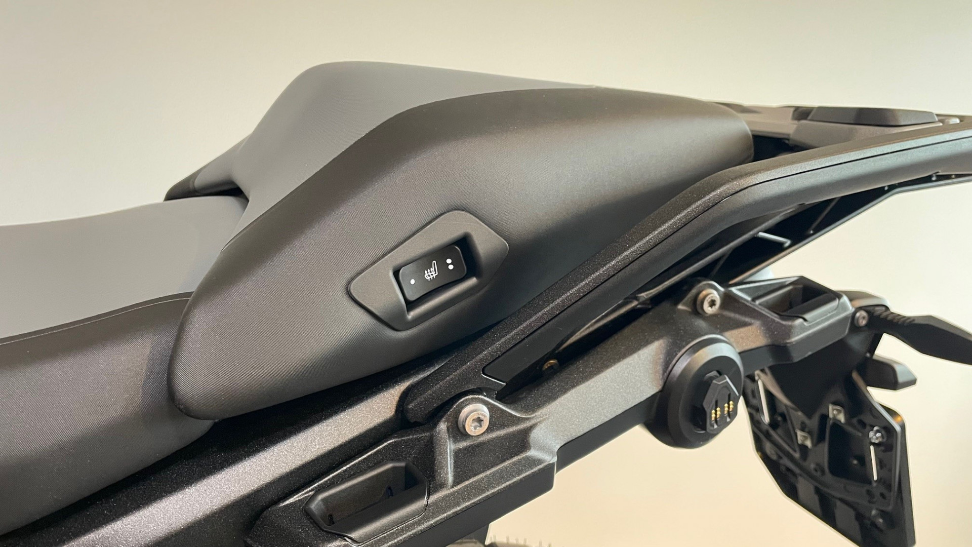 BMW R 1300 GS ASA ASA mit Adaptive Fahrzeughöhenregelung-showroom-element-2