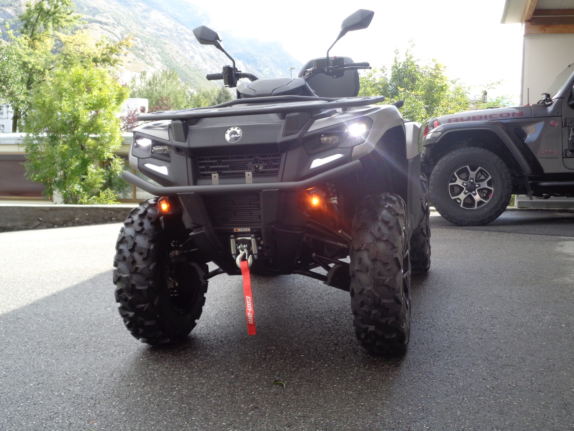 CAN-AM Outlander 700 MAX XT ABS-image-6