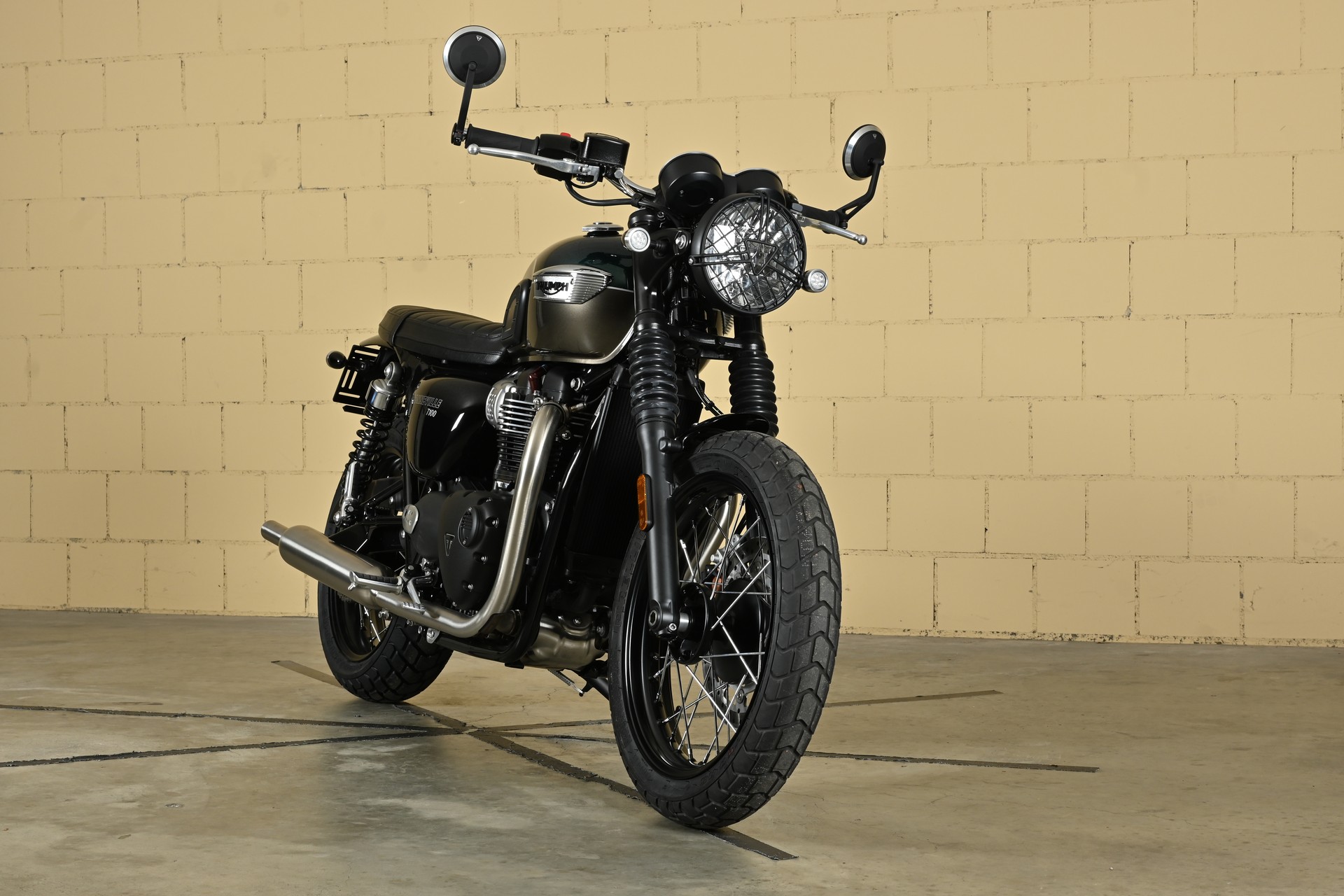 TRIUMPH Bonneville 900 T 100-image-3