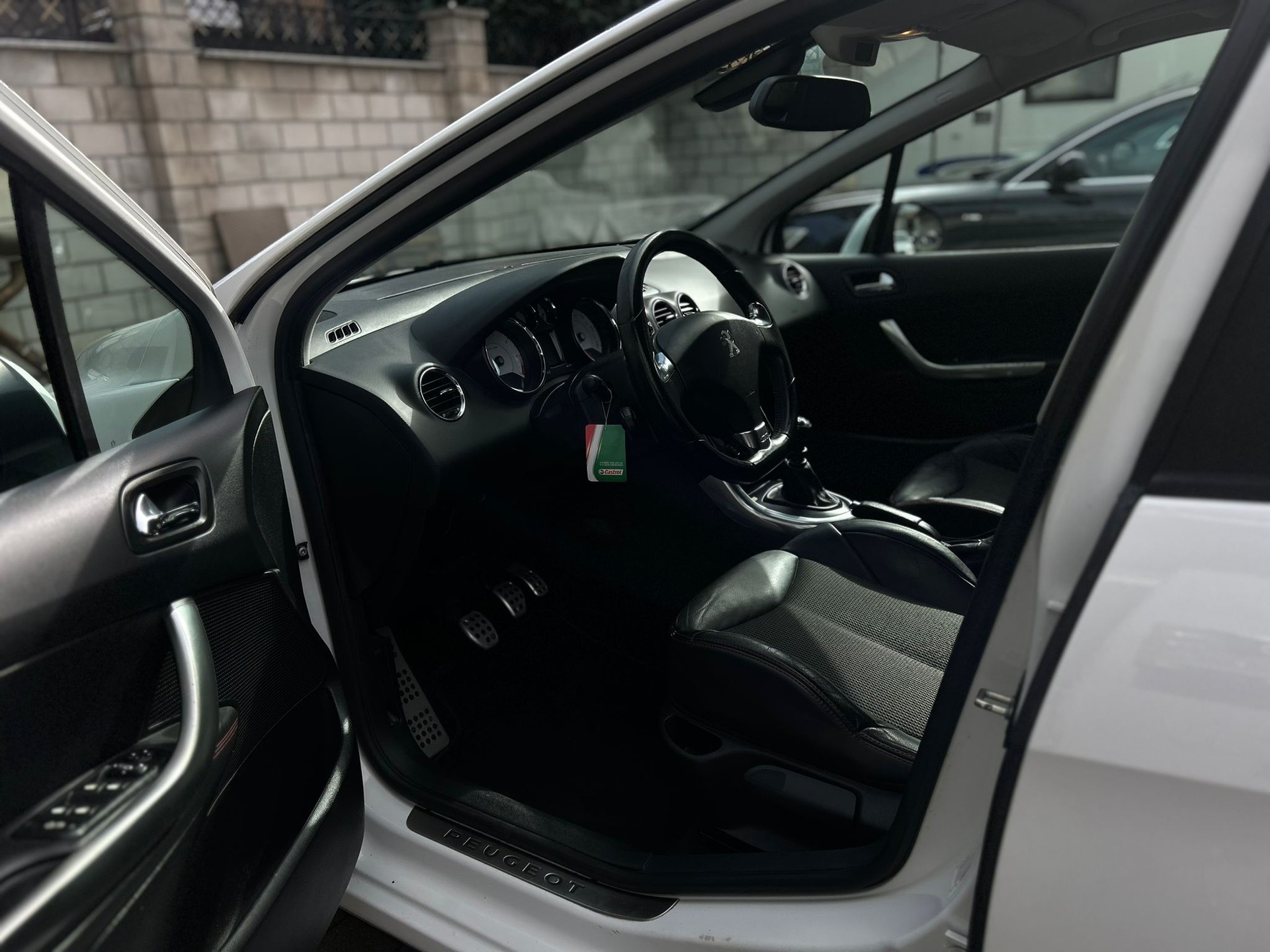 PEUGEOT 308 1.6 16V T GTi-image-4