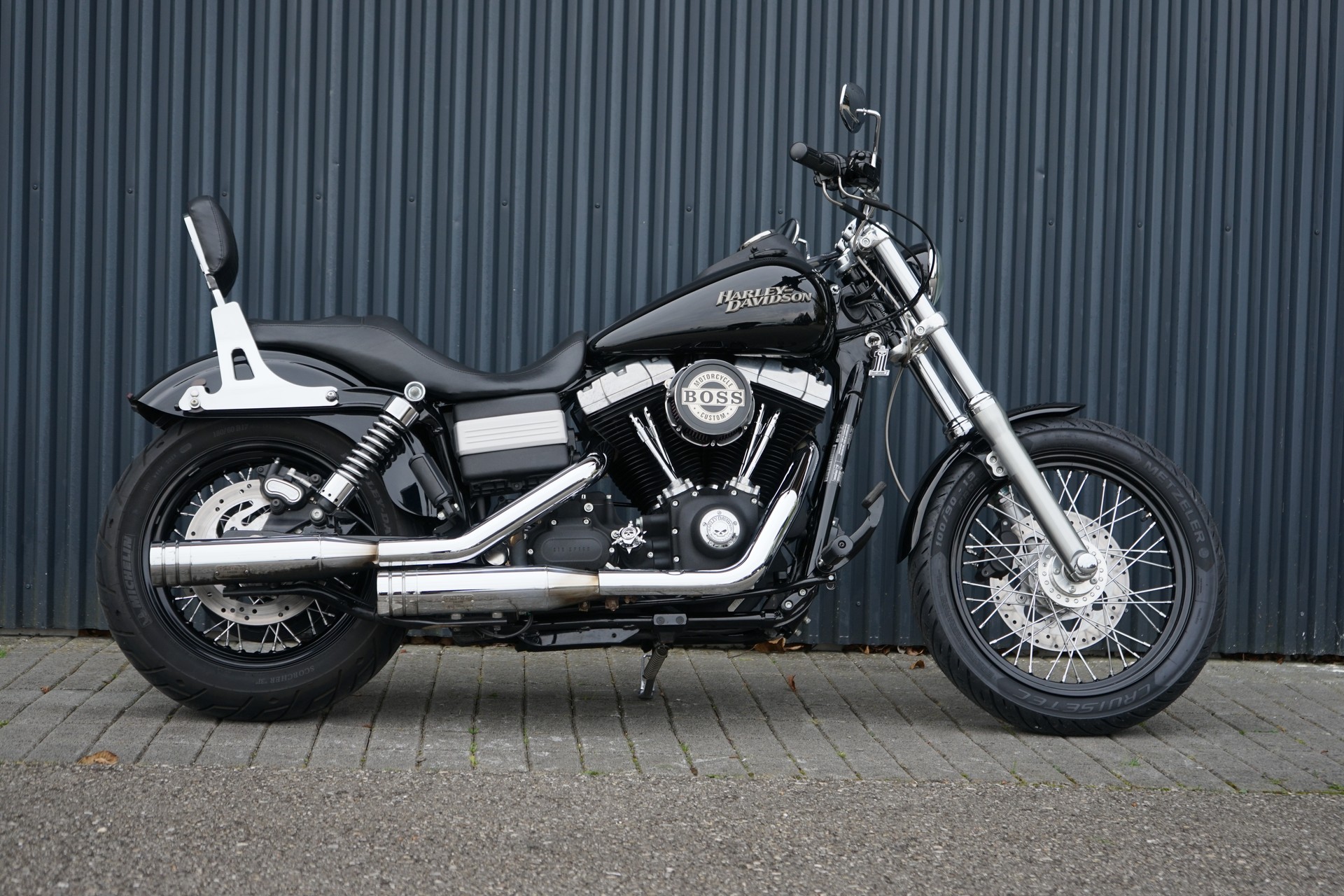 HARLEY-DAVIDSON FXDBI Dyna Street Bob