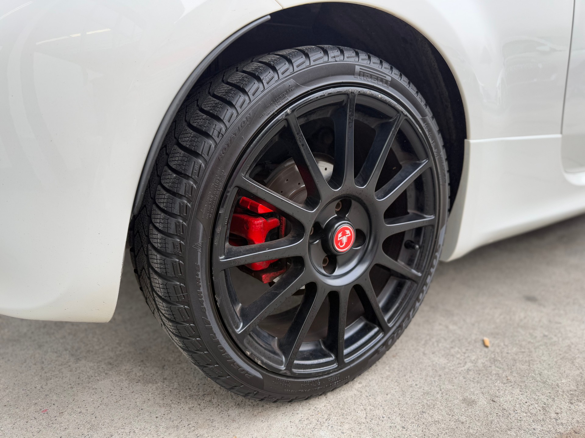 FIAT 695C 1.4 16V Turbo Abarth XSR Yamaha Dualogic-image-23