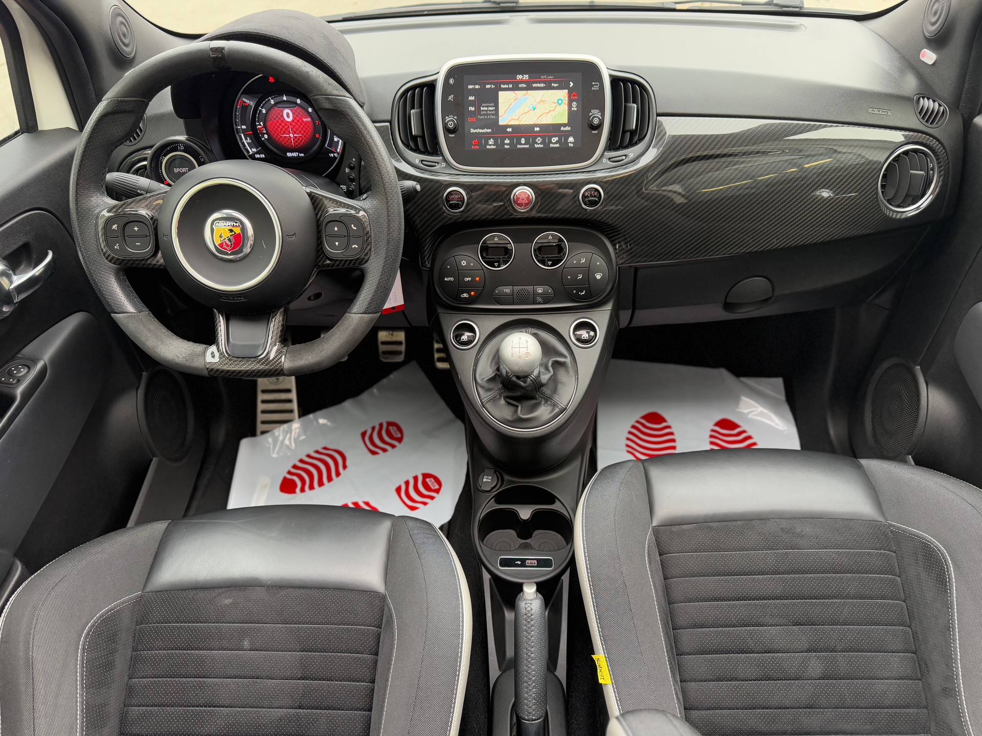 FIAT 695C 1.4 16V Turbo Abarth XSR Yamaha Dualogic-image-11