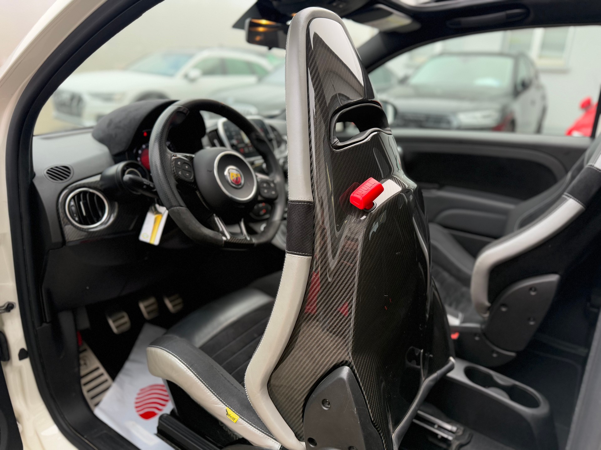 FIAT 695C 1.4 16V Turbo Abarth XSR Yamaha Dualogic-image-10