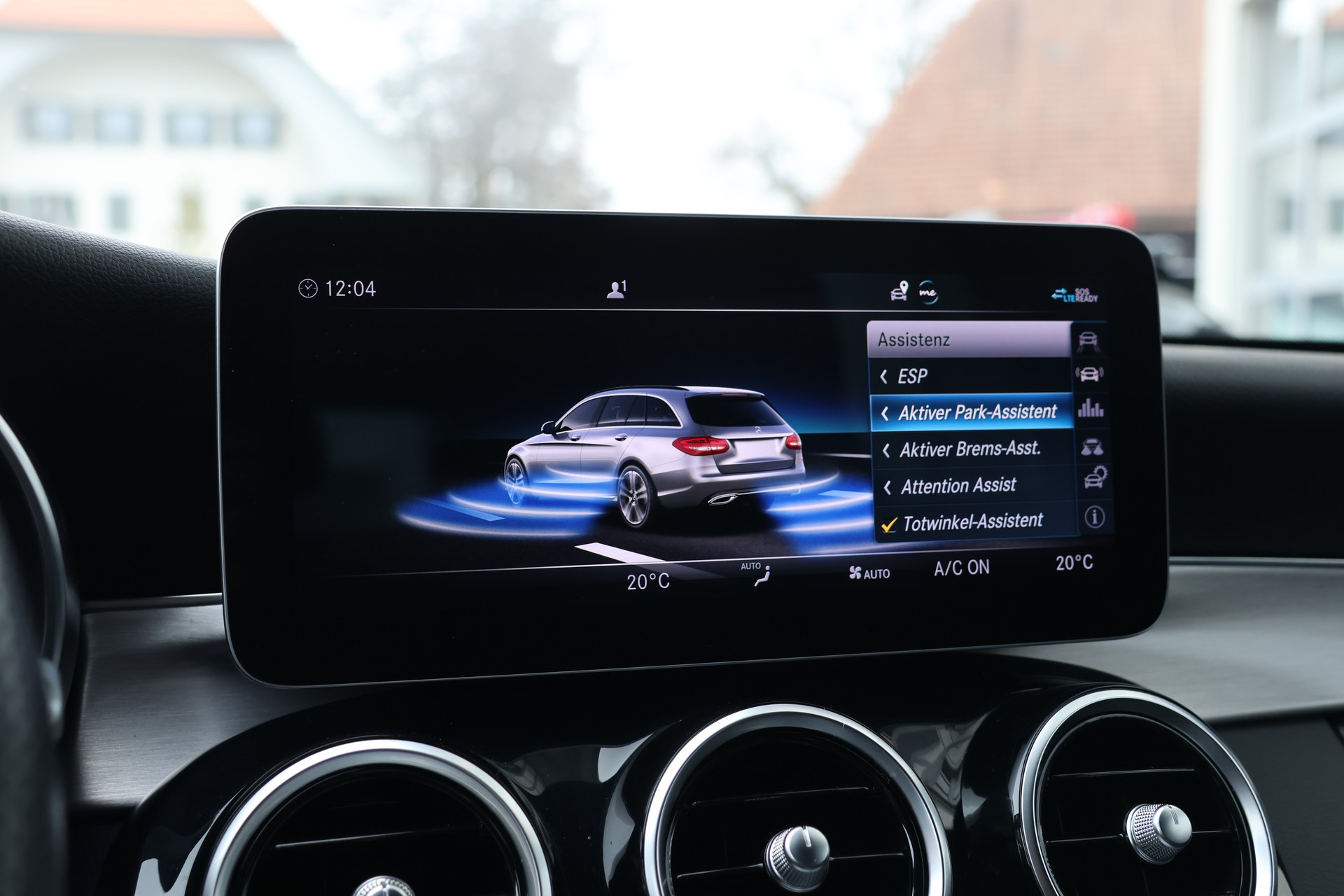 MERCEDES-BENZ C 220 d AMG Line 4Matic 9G-Tronic-image-17