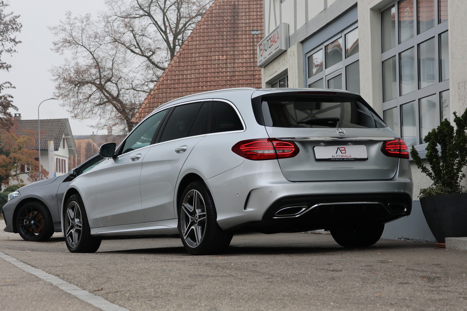 MERCEDES-BENZ C 220 d AMG Line 4Matic 9G-Tronic-showroom-element-2