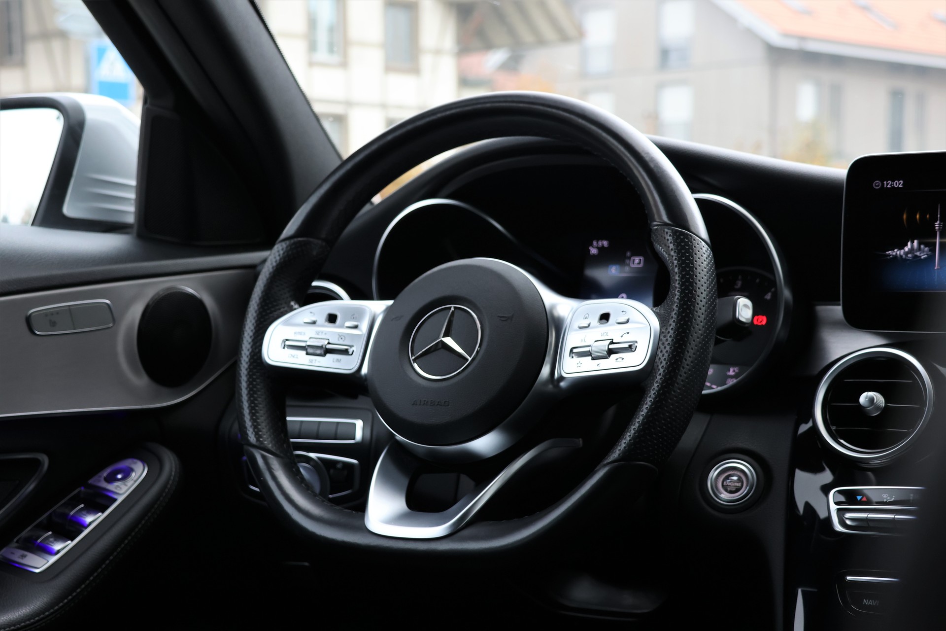 MERCEDES-BENZ C 220 d AMG Line 4Matic 9G-Tronic-image-12