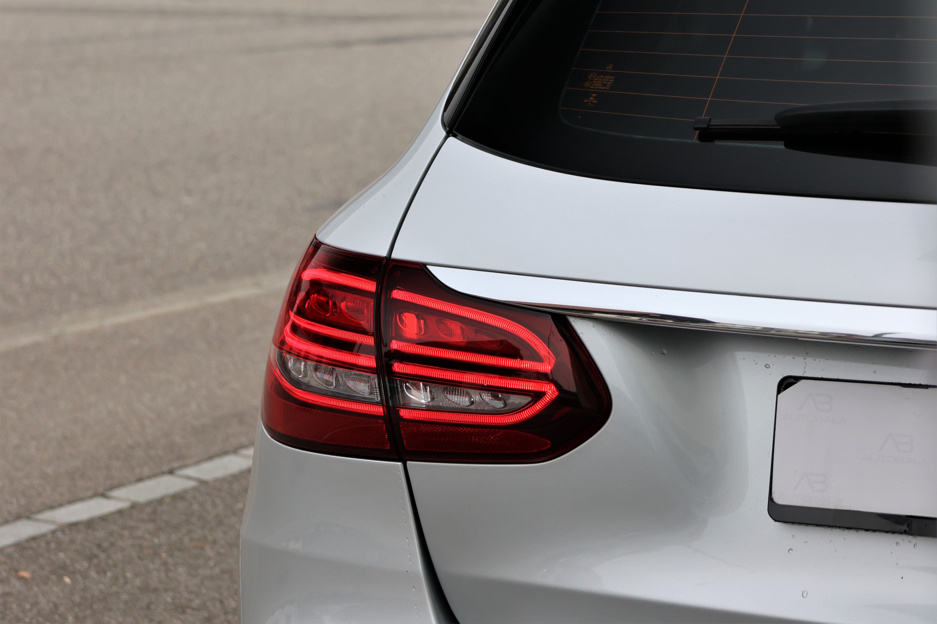 MERCEDES-BENZ C 220 d AMG Line 4Matic 9G-Tronic-image-4