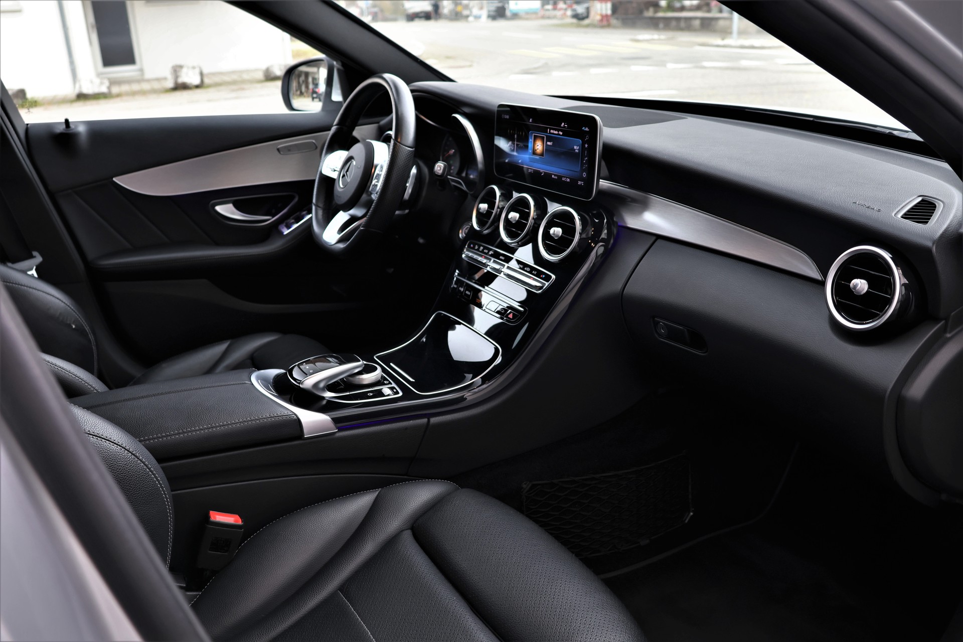 MERCEDES-BENZ C 220 d AMG Line 4Matic 9G-Tronic-image-14