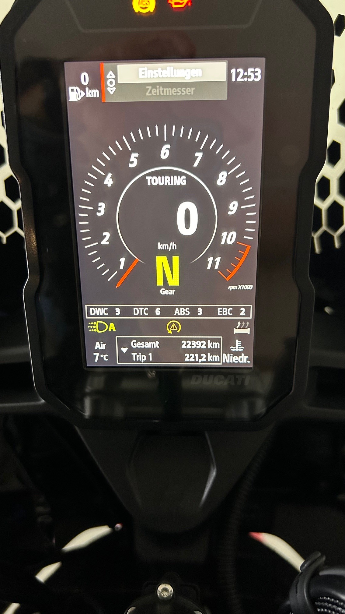 DUCATI Desert X-image-4