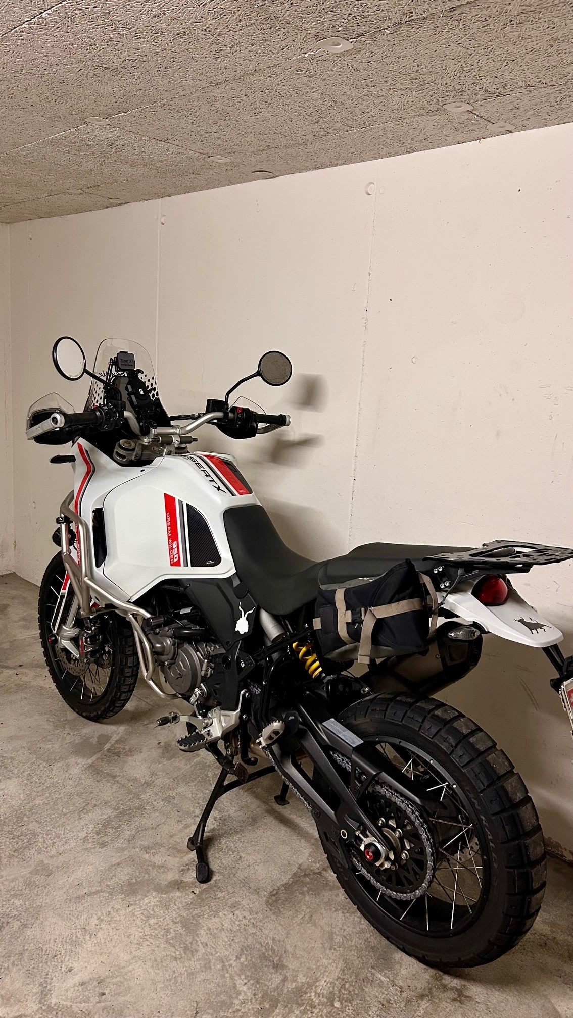 DUCATI Desert X-image-3