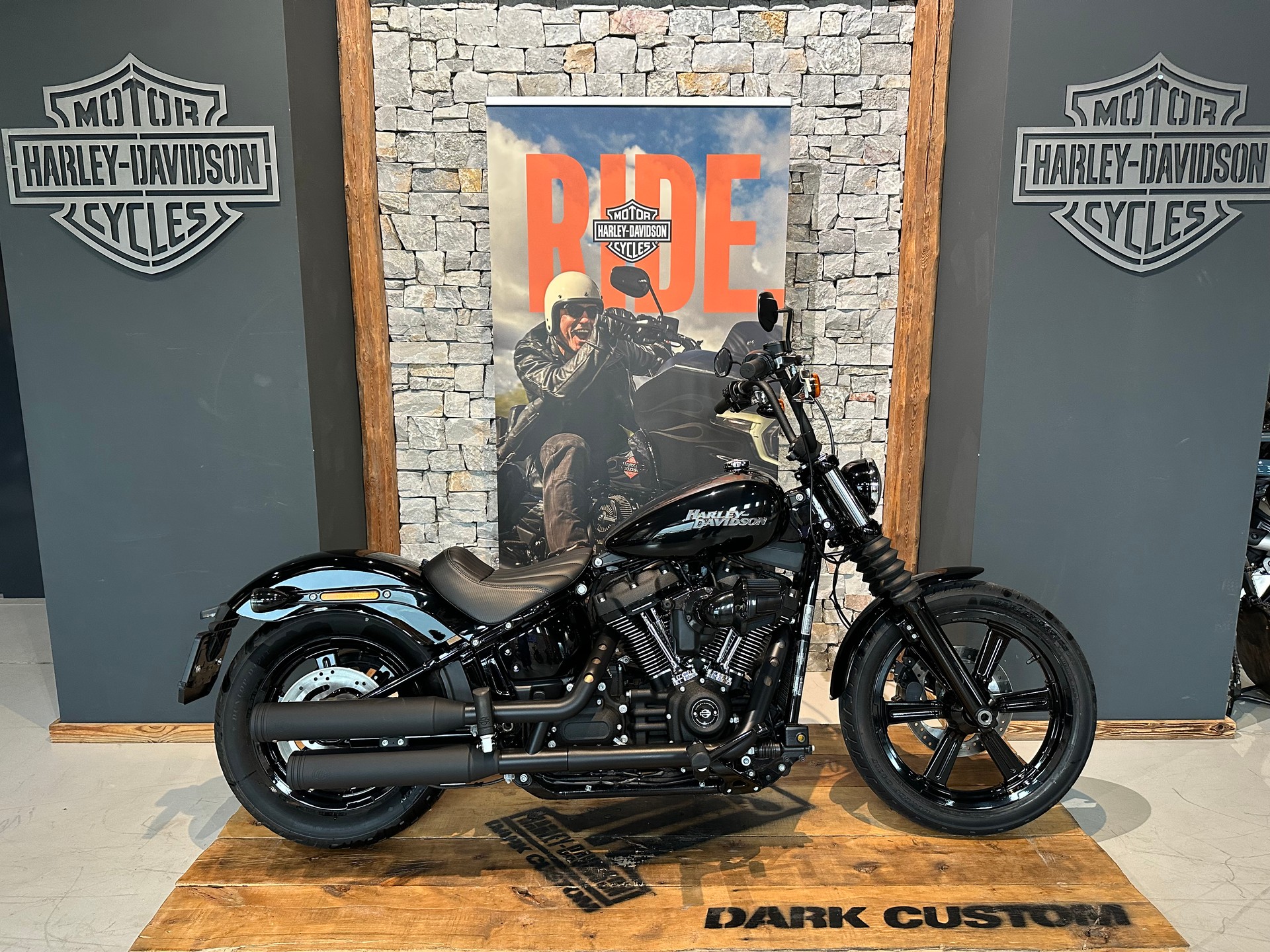 HARLEY-DAVIDSON FXBBS Street Bob 114