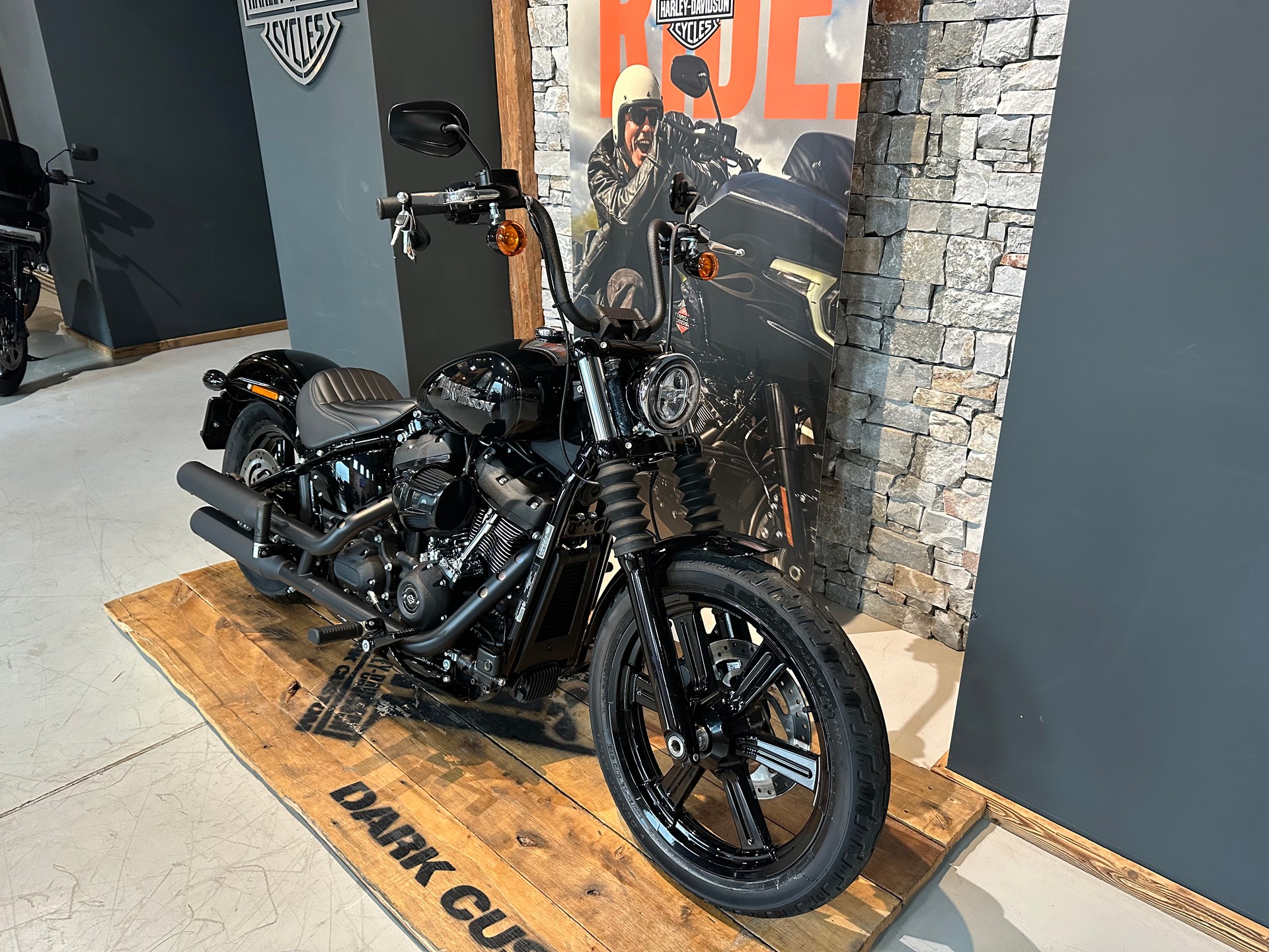 HARLEY-DAVIDSON FXBBS Street Bob 114-showroom-element-1