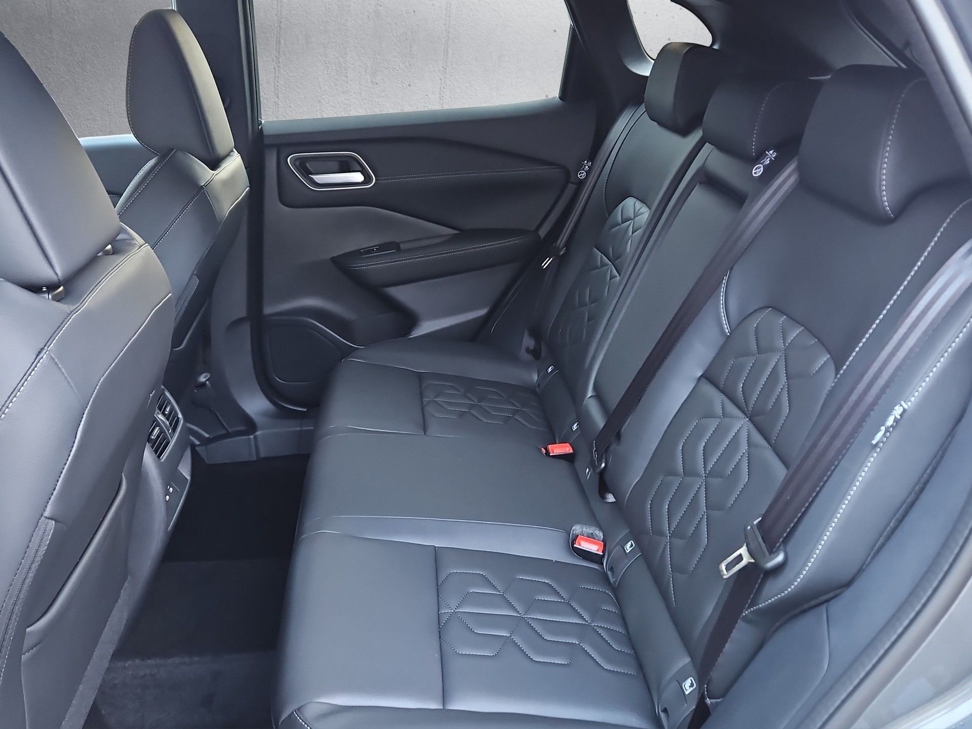 NISSAN Qashqai 1.3 MHEV Tekna 4x4-image-10