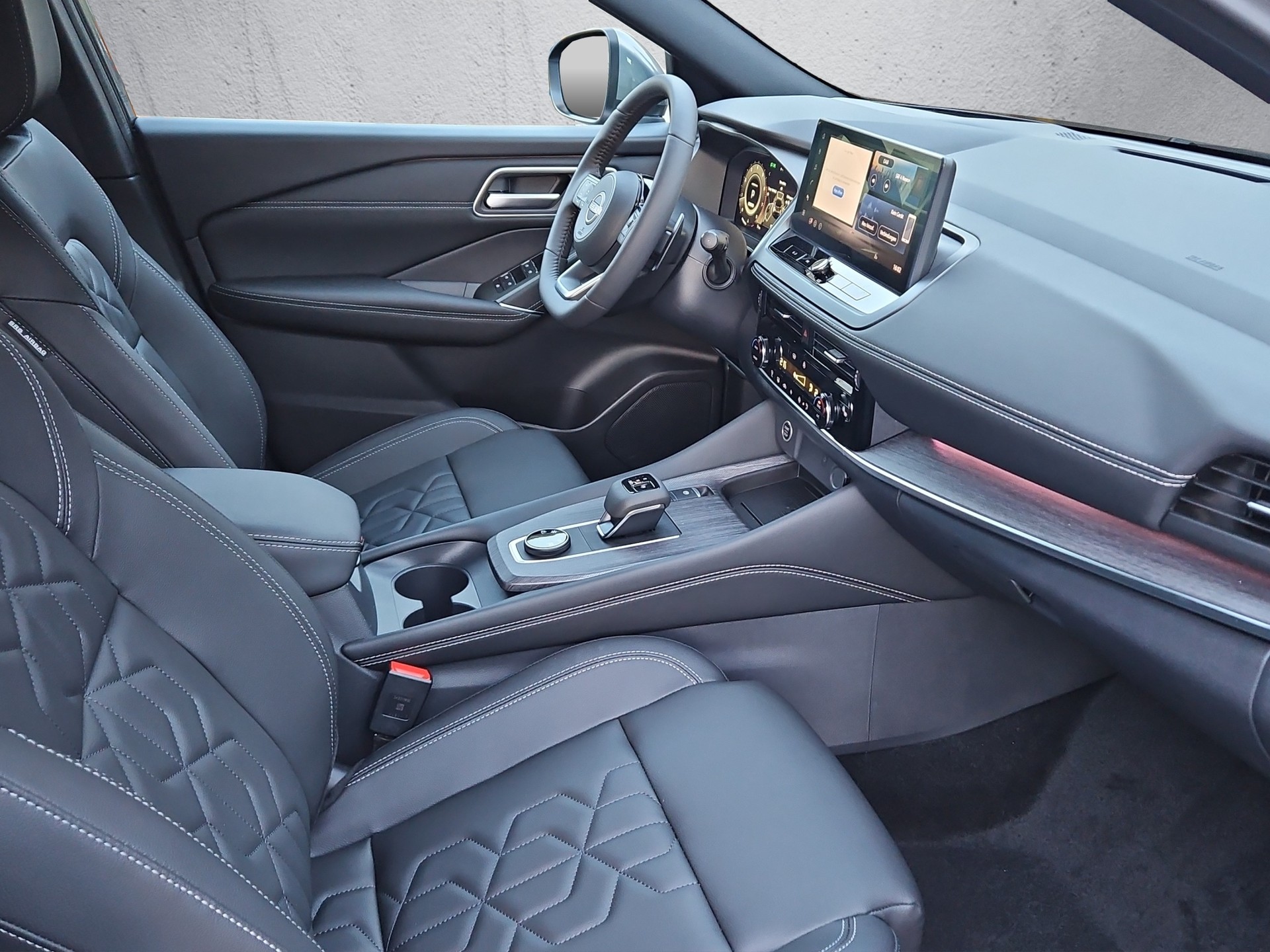 NISSAN Qashqai 1.3 MHEV Tekna 4x4-image-19