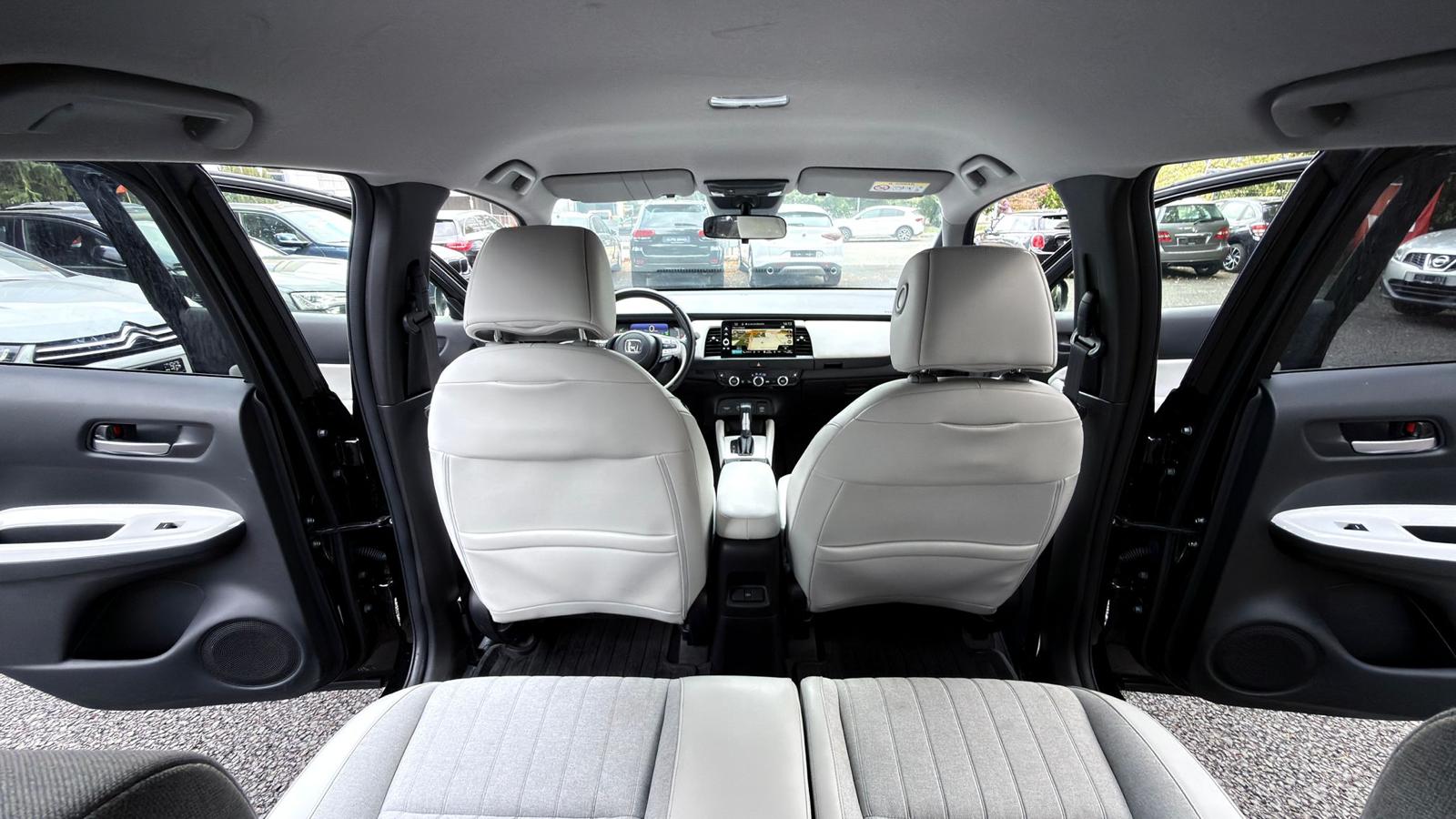 HONDA Jazz 1.5i-MMD Elegance E-CVT-image-13