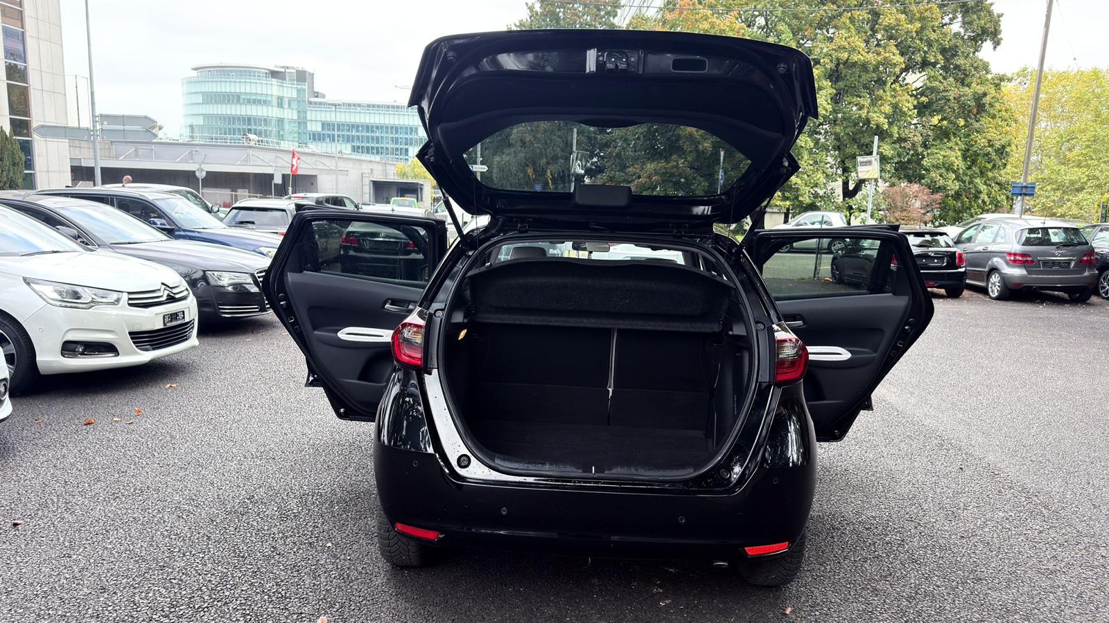 HONDA Jazz 1.5i-MMD Elegance E-CVT-image-11