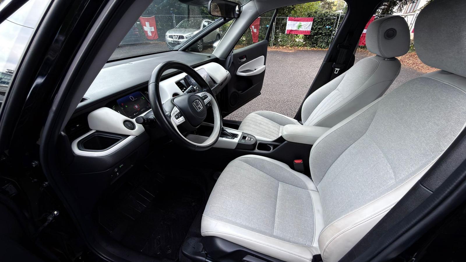 HONDA Jazz 1.5i-MMD Elegance E-CVT-image-2