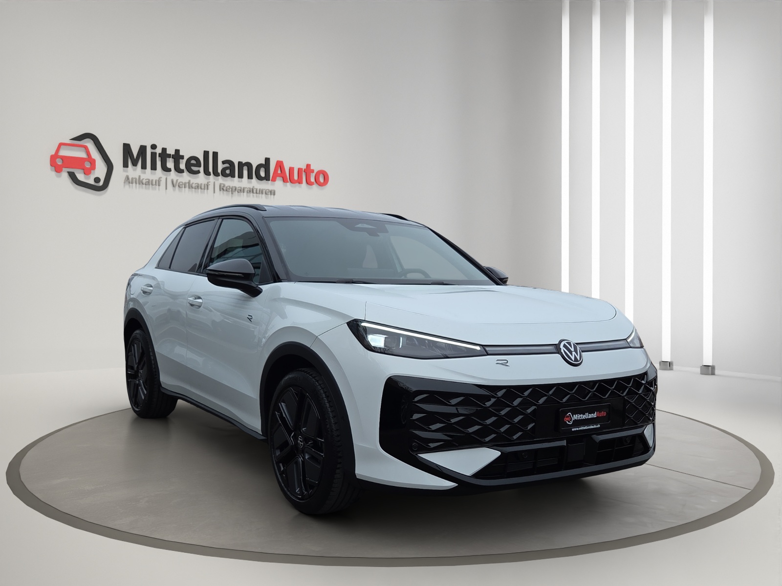 VW T-Roc 1.5 eTSI mHEV R-Line DSG-showroom-element-2
