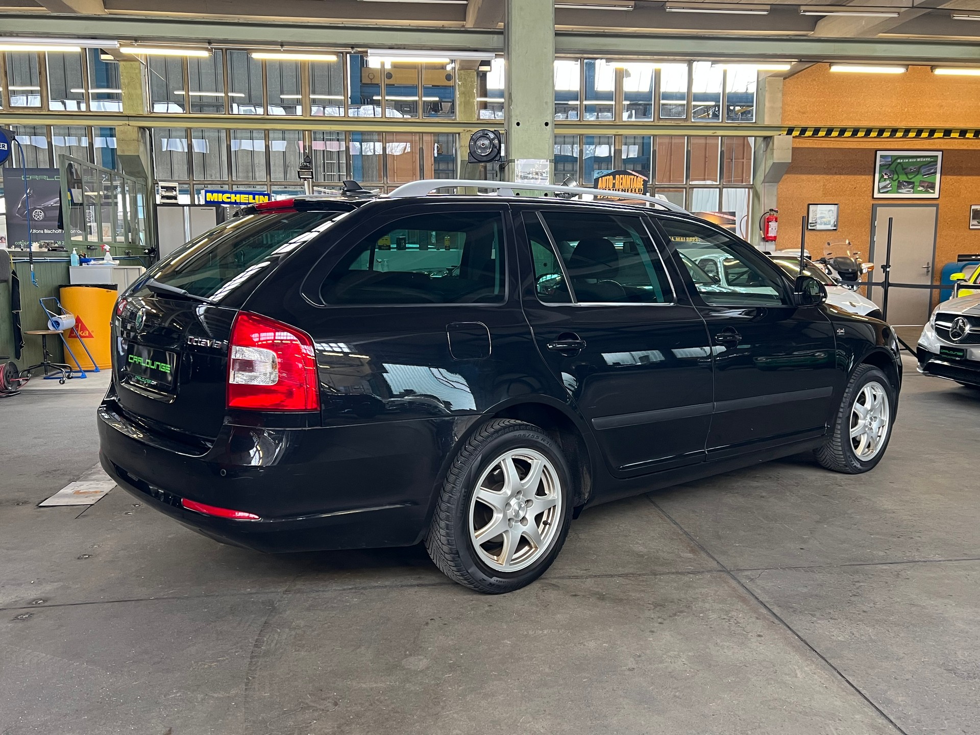 SKODA Octavia Combi 2.0 TDI AllDrive 4x4 Automat-image-16
