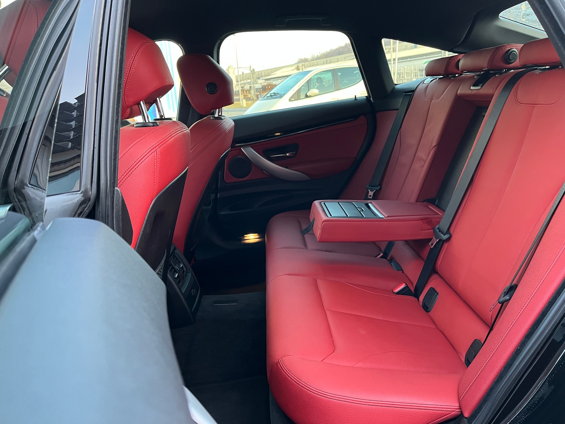 BMW 335d GT xDrive M Sport Line Steptronic-image-9