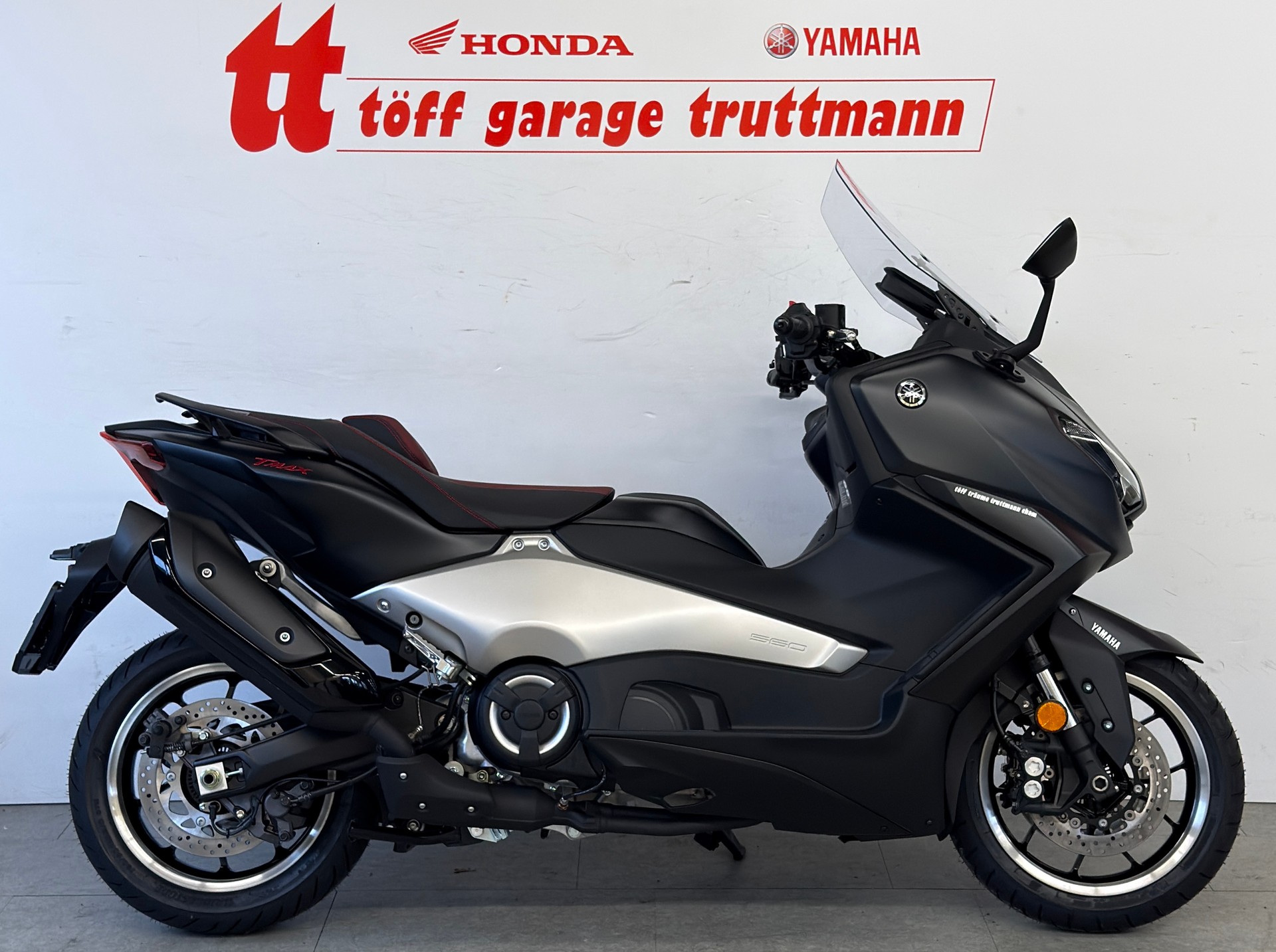 YAMAHA TMAX 25th Anniversary-image-0