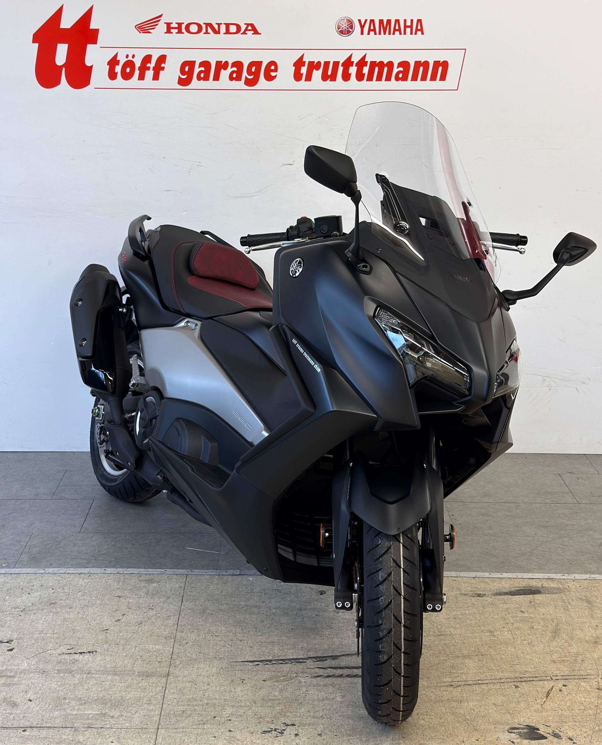 YAMAHA TMAX 25th Anniversary-image-2