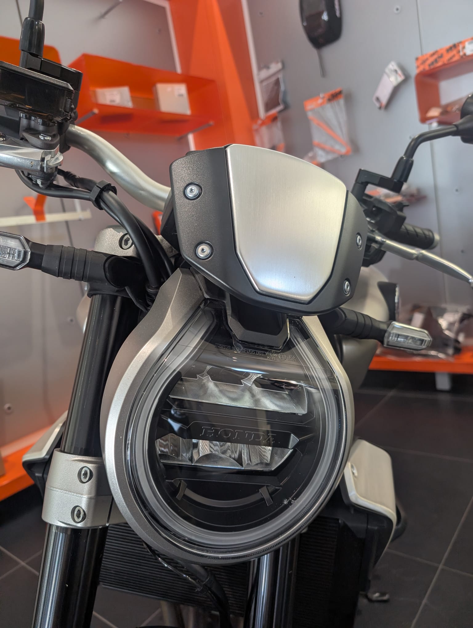 HONDA CB 1000 R-image-5