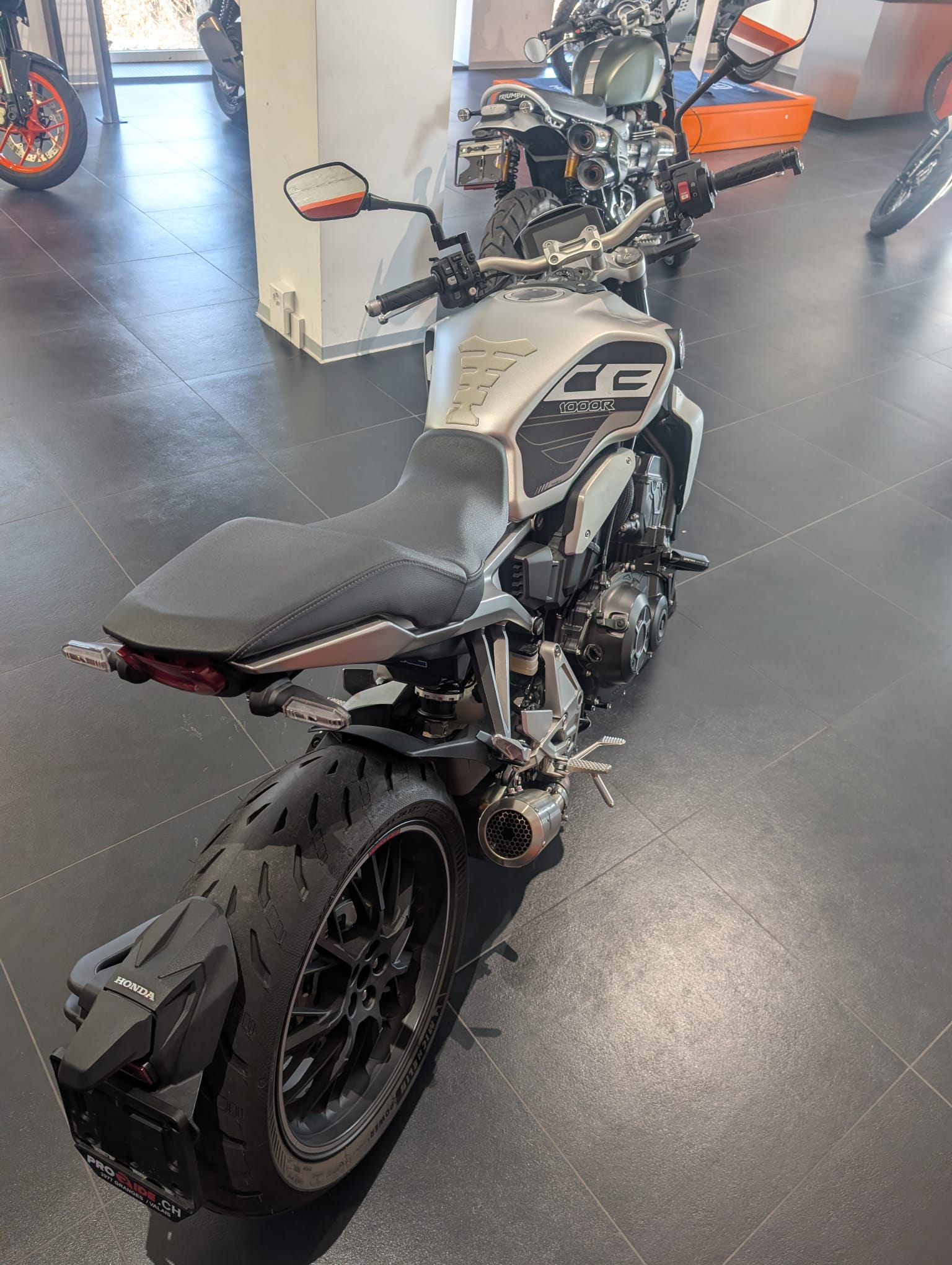 HONDA CB 1000 R-image-3