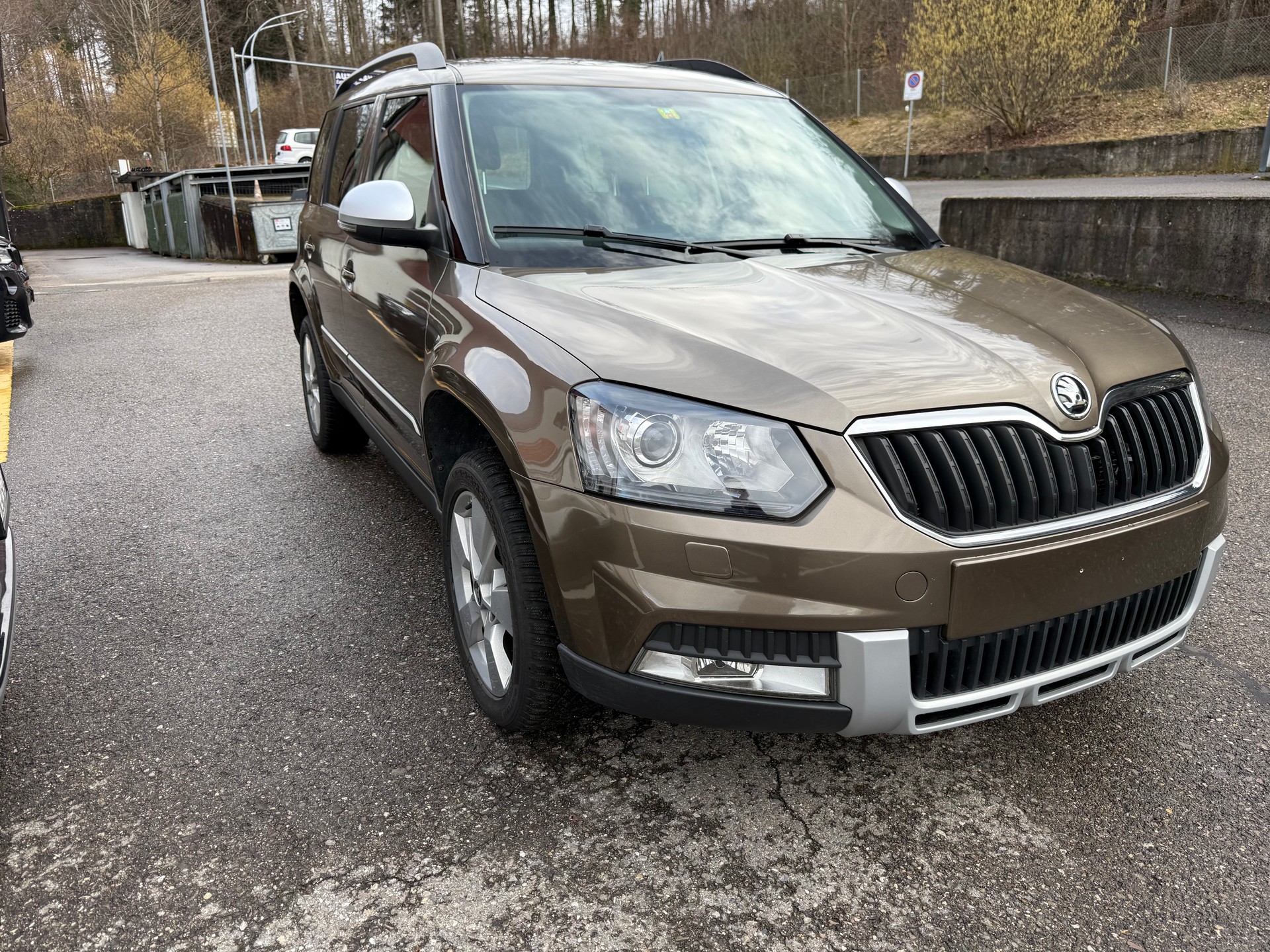 SKODA Yeti 1.8 TSI Ambition Outdoor 4x4-image-2