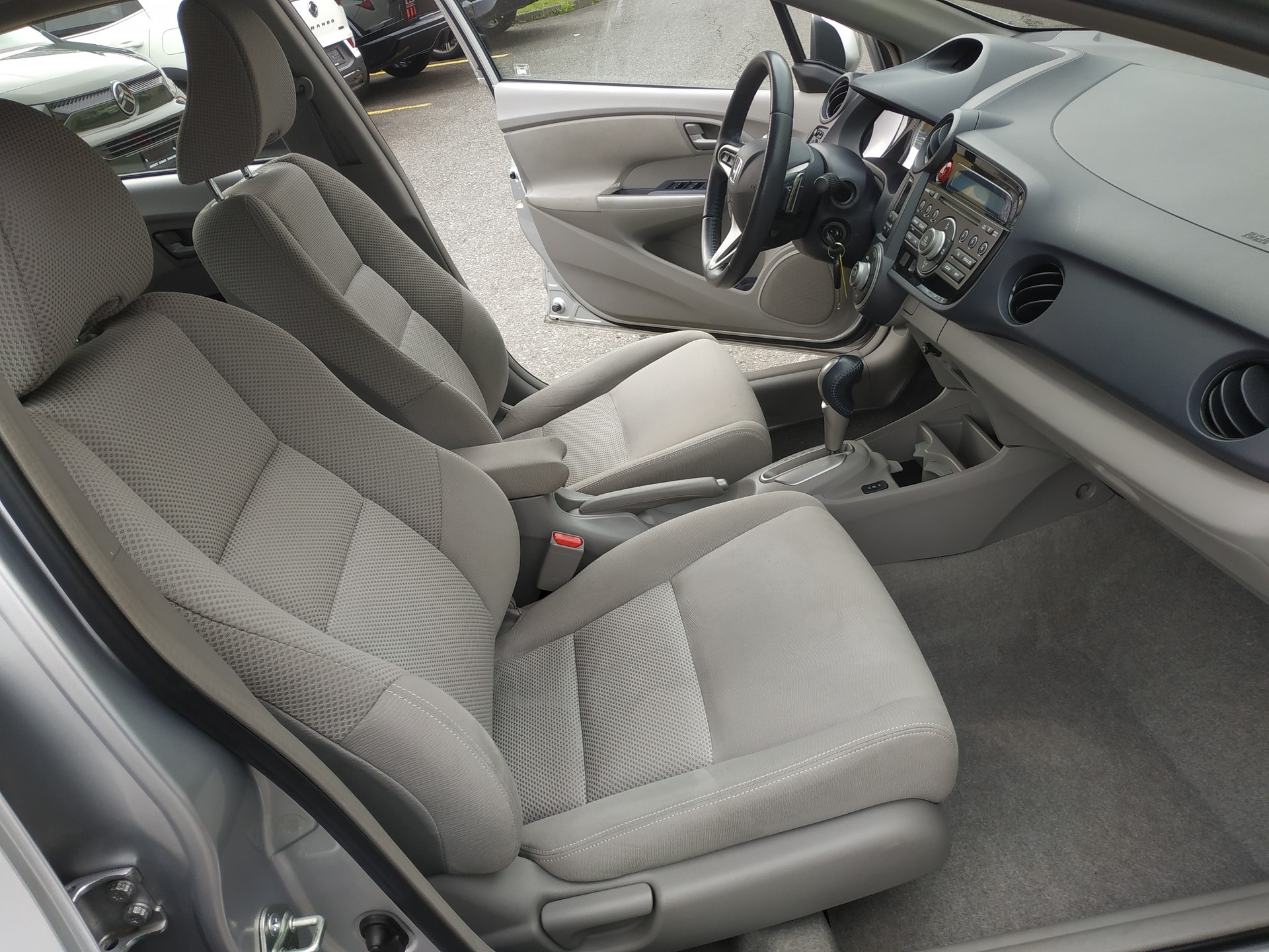 HONDA Insight 1.3i Hybrid Elegance CVT Automat-image-13