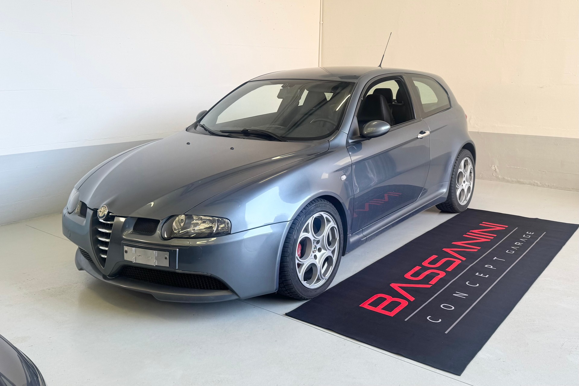 ALFA ROMEO 147 3.2 GTA-image-1