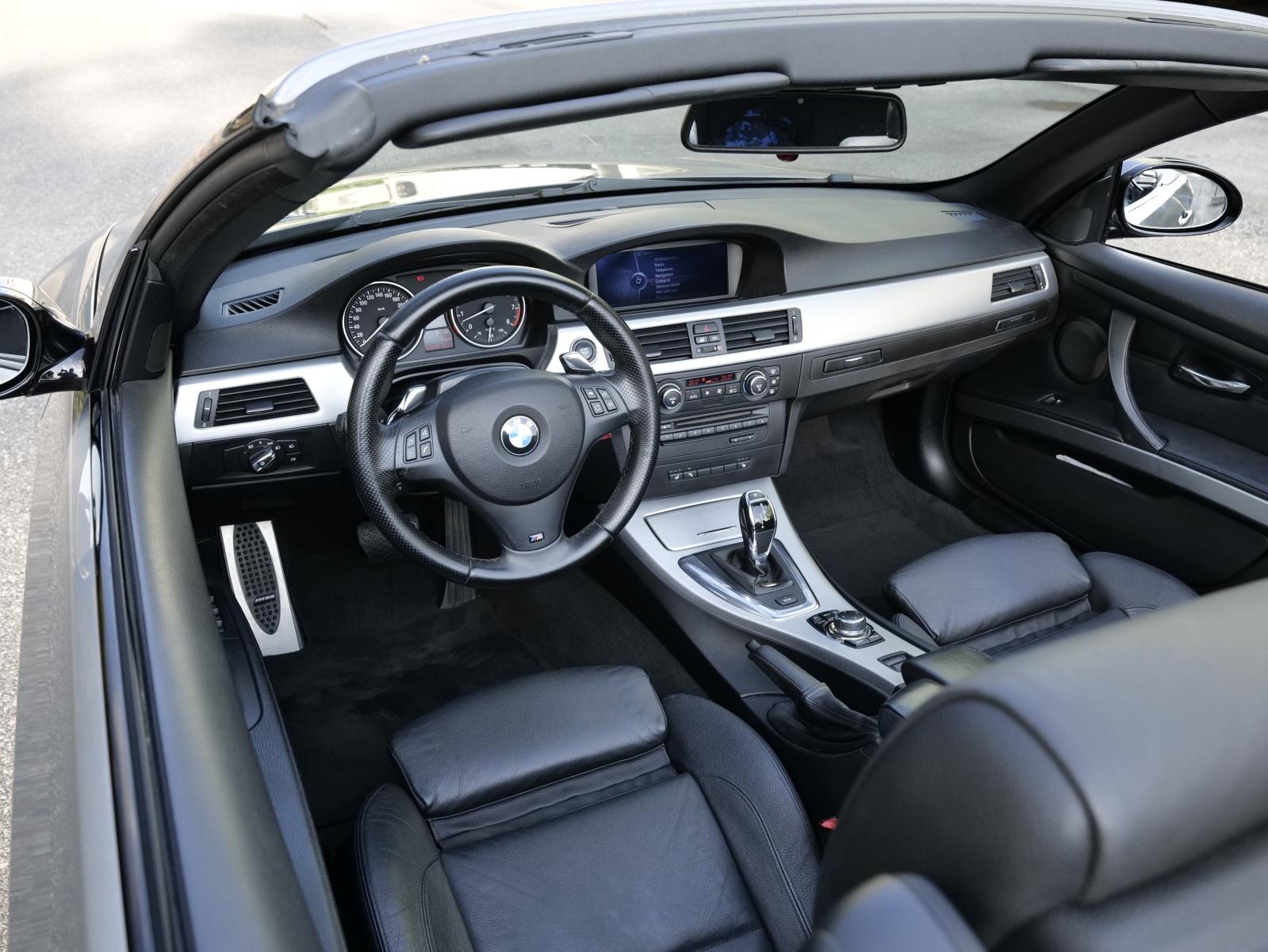 BMW 335i Cabriolet-image-28