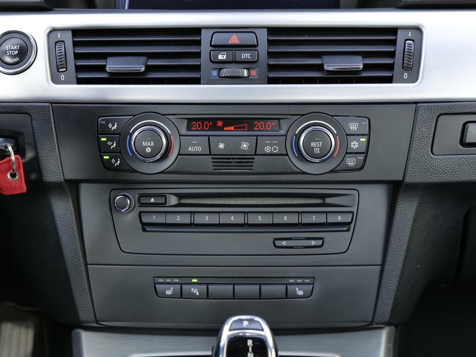 BMW 335i Cabriolet-image-25