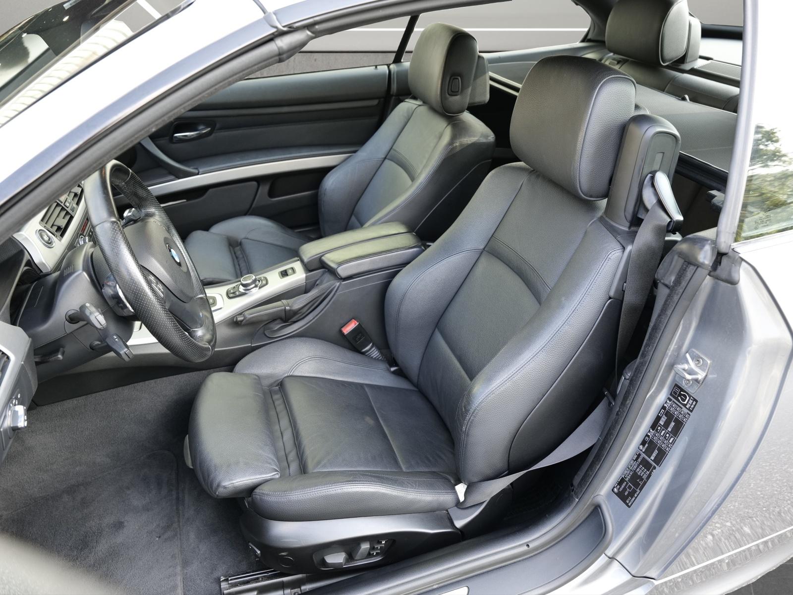 BMW 335i Cabriolet-image-11