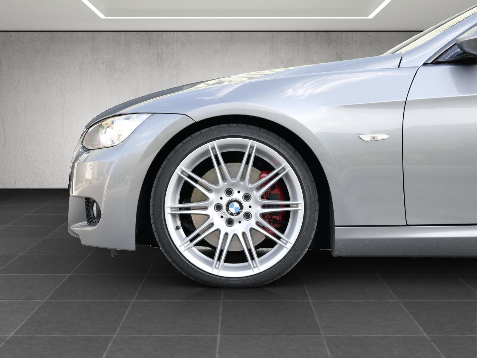 BMW 335i Cabriolet-image-23