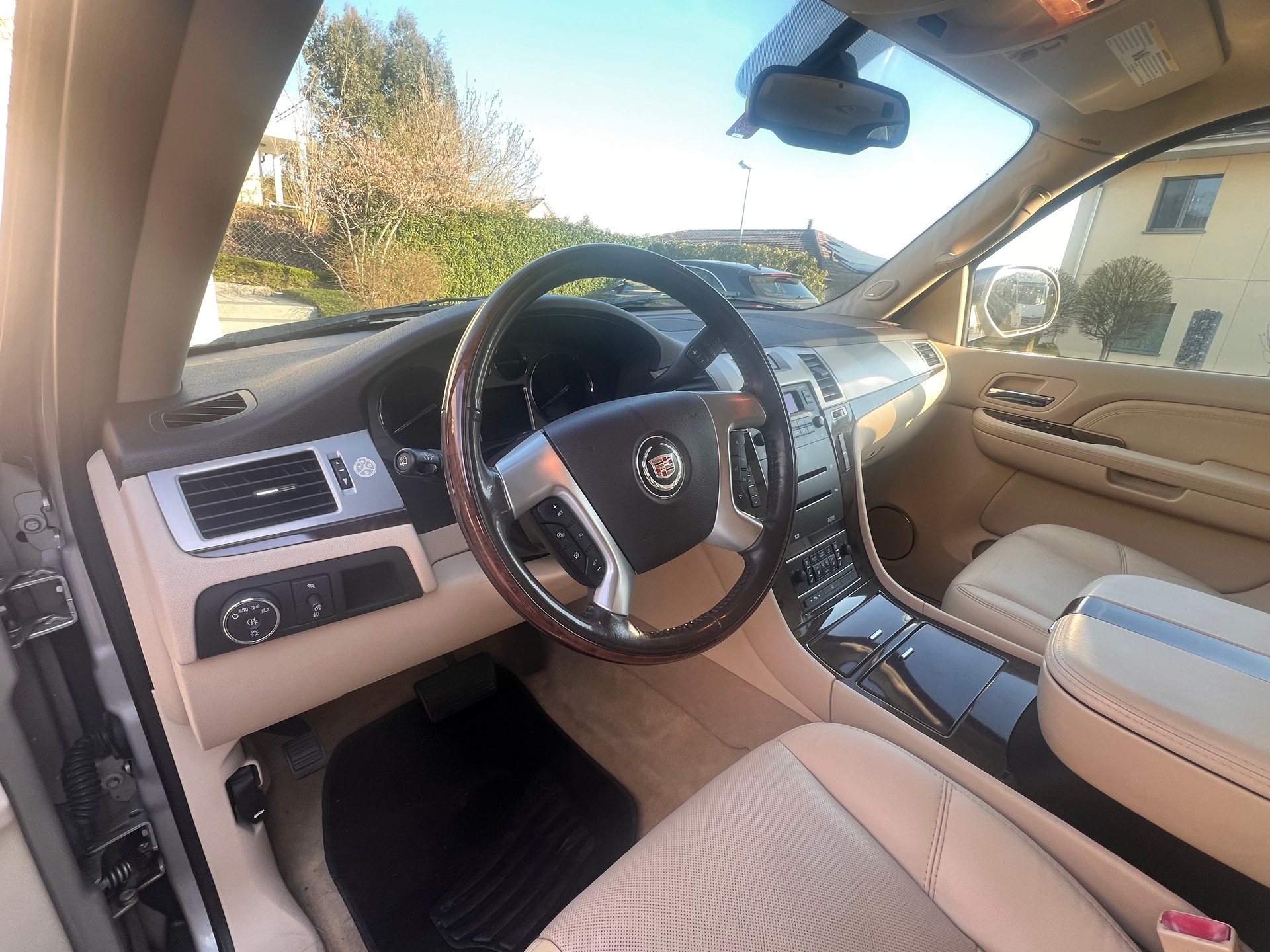 CADILLAC Escalade 6.2 Elegance-image-4